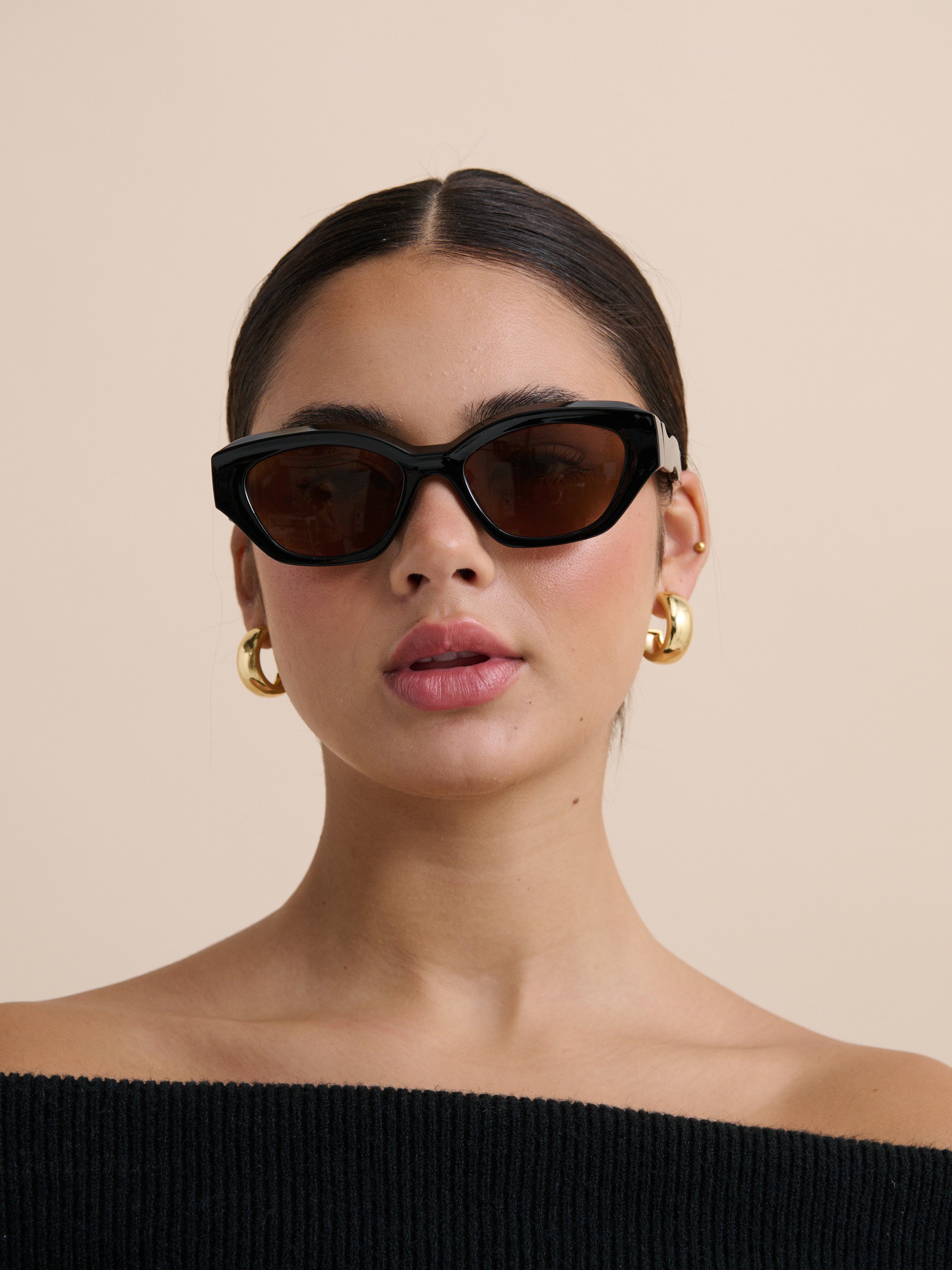 Lizzie Cat-Eye Sunglasses in Black