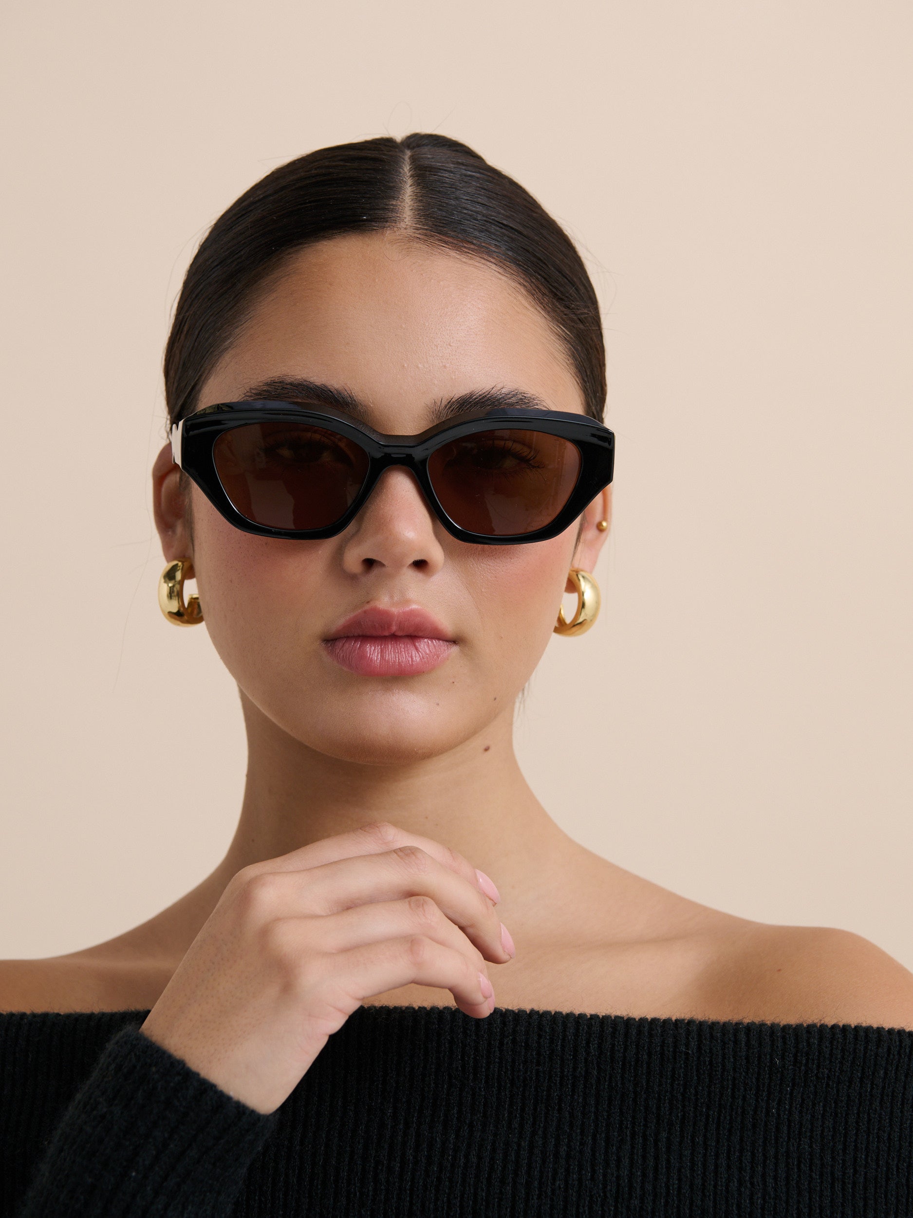 Lizzie Cat-Eye Sunglasses in Black