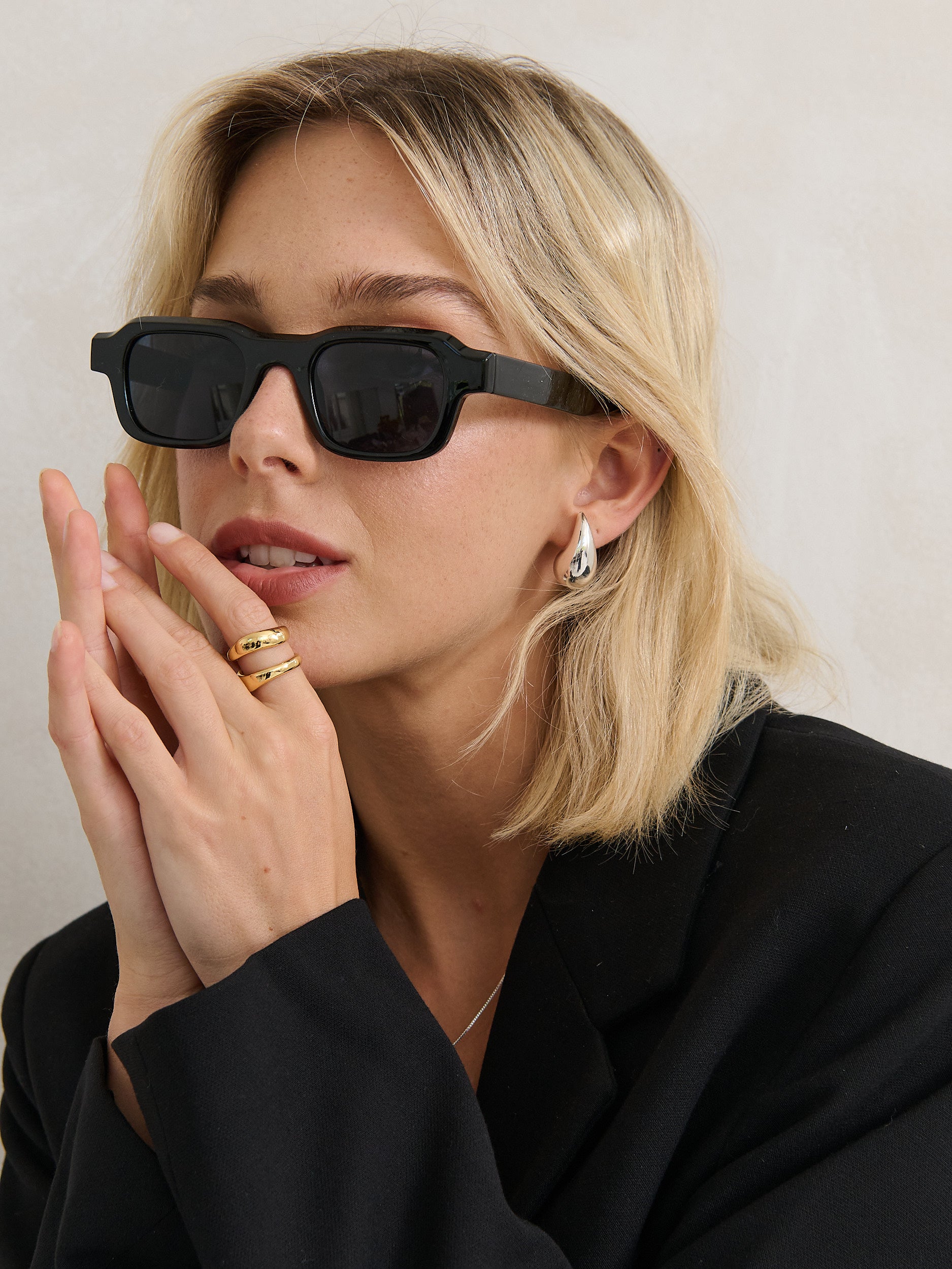 Cezanne Angular Sunglasses in Black