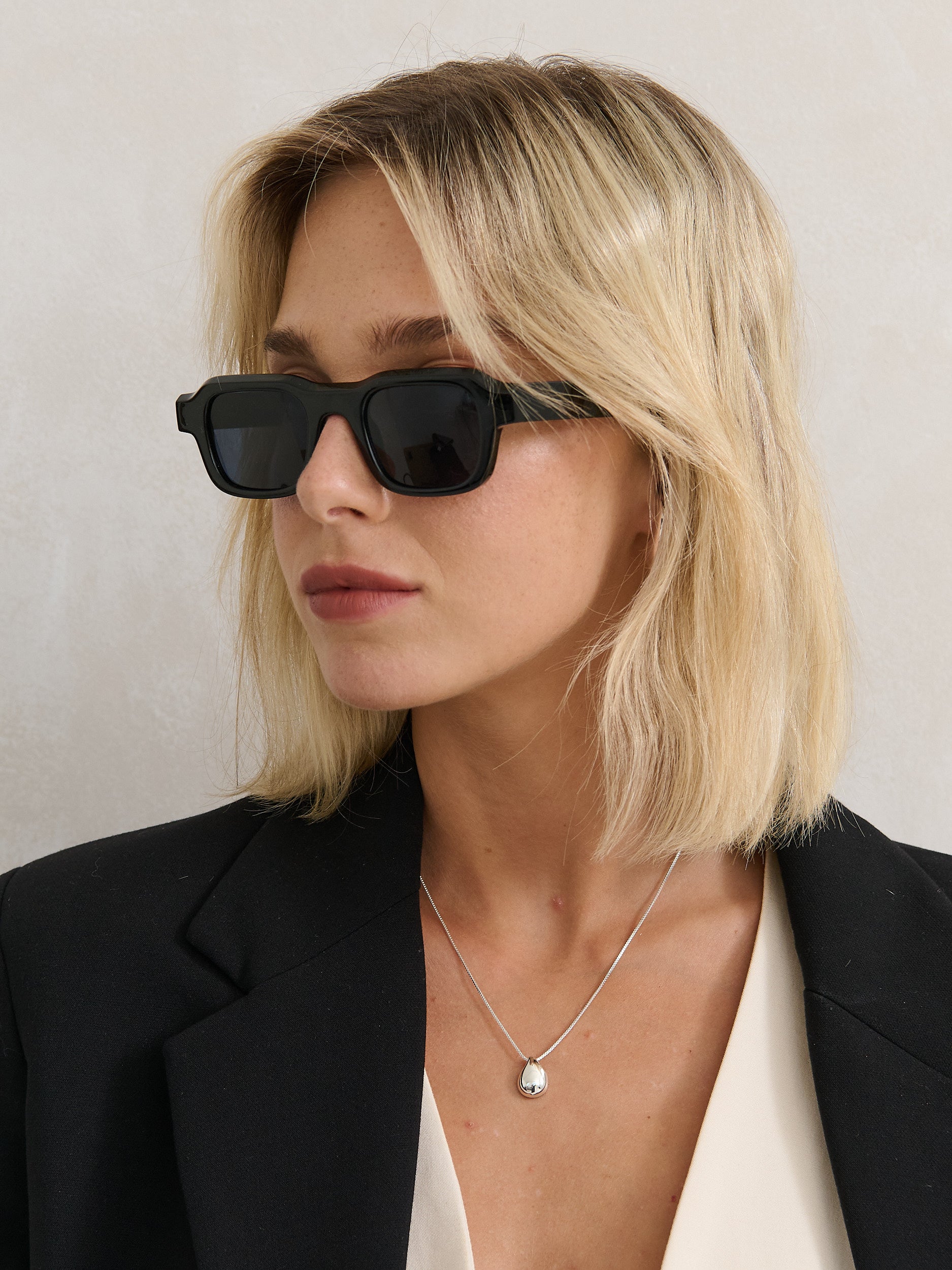 Cezanne Angular Sunglasses in Black