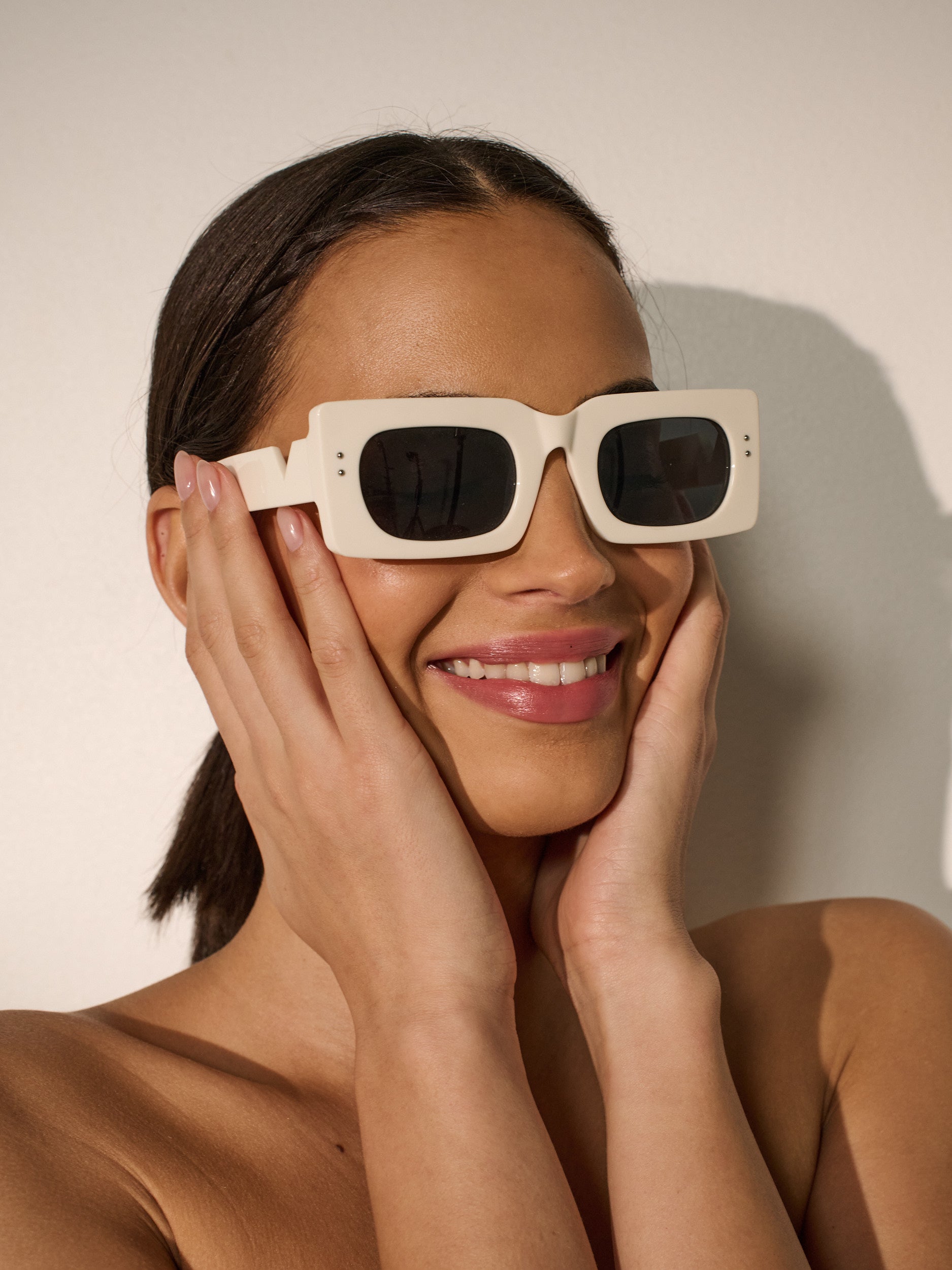 Joan Oversized Sunglasses in White