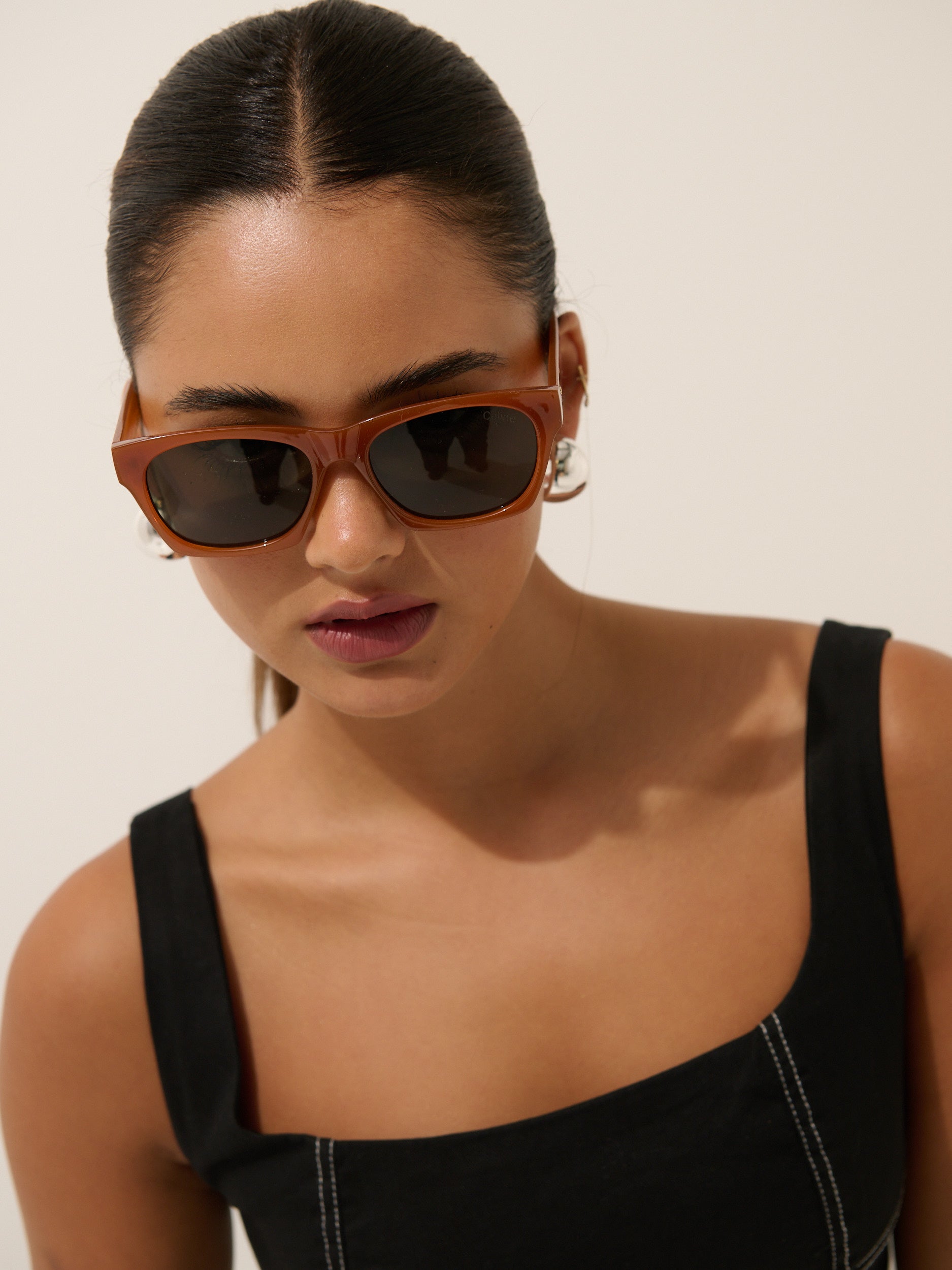 Ria Basic Square Sunglasses in Brown