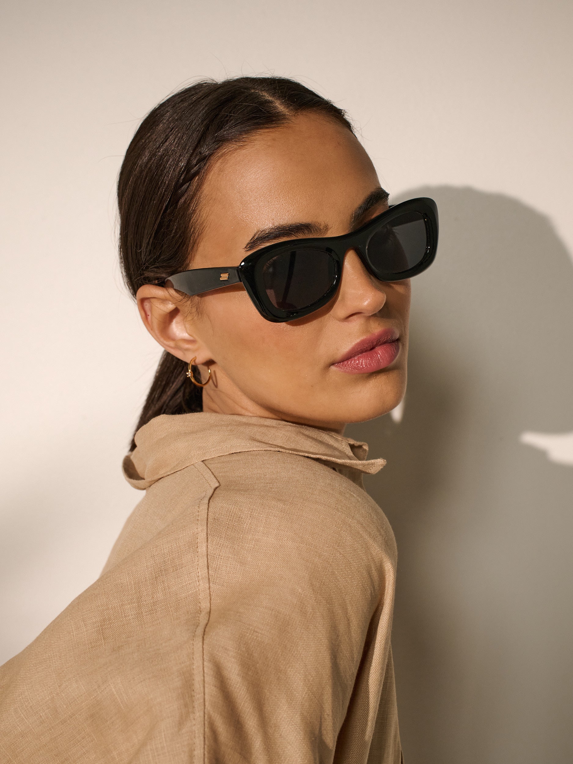 Tiarnie Retro Oval Sunglasses (2col)