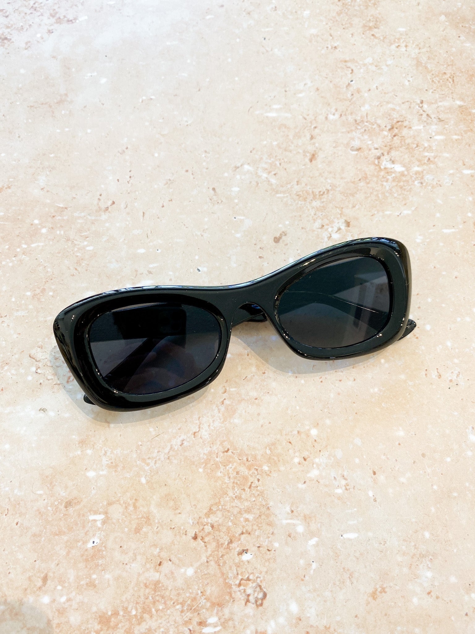 Tiarnie Retro Oval Sunglasses (2col)