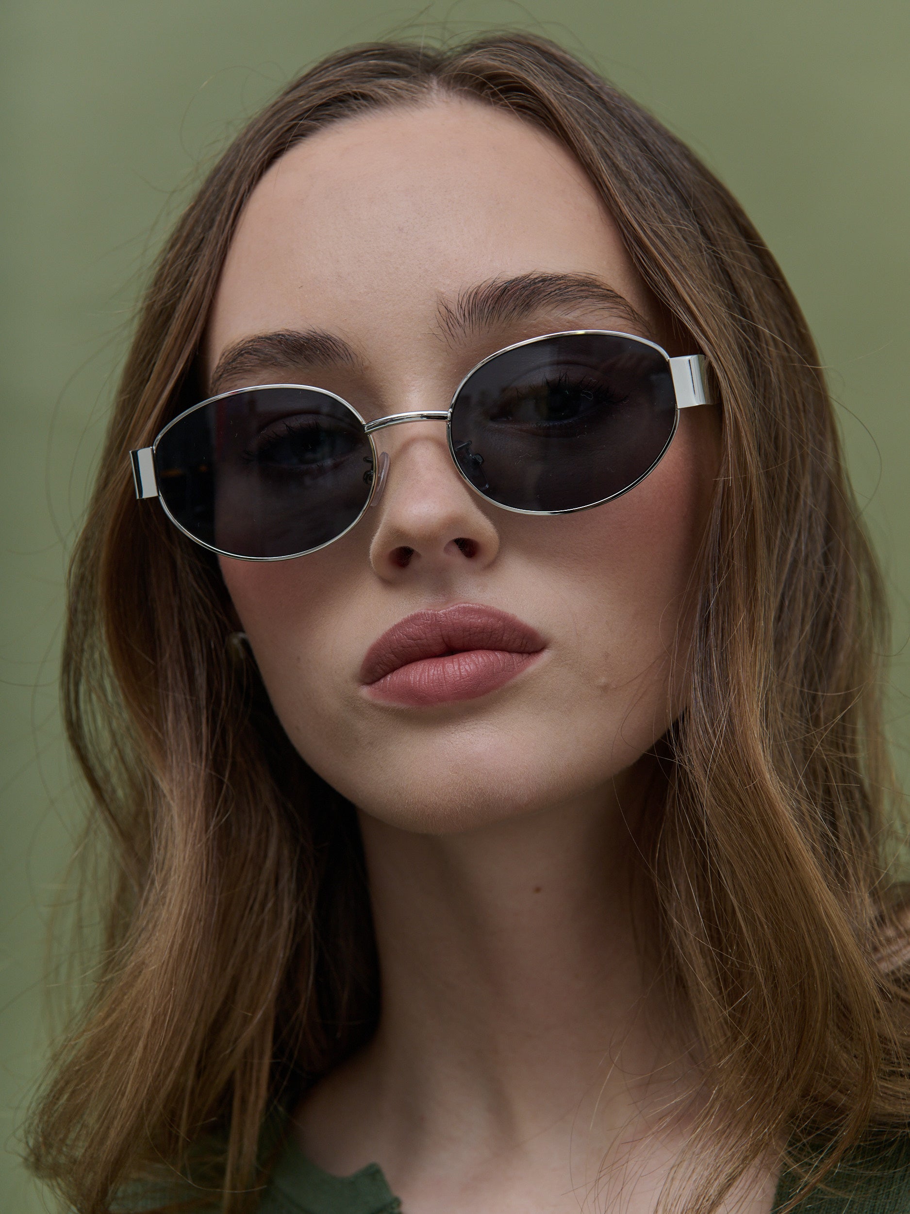 Round Silver Metal Oval Sunglasses in Black