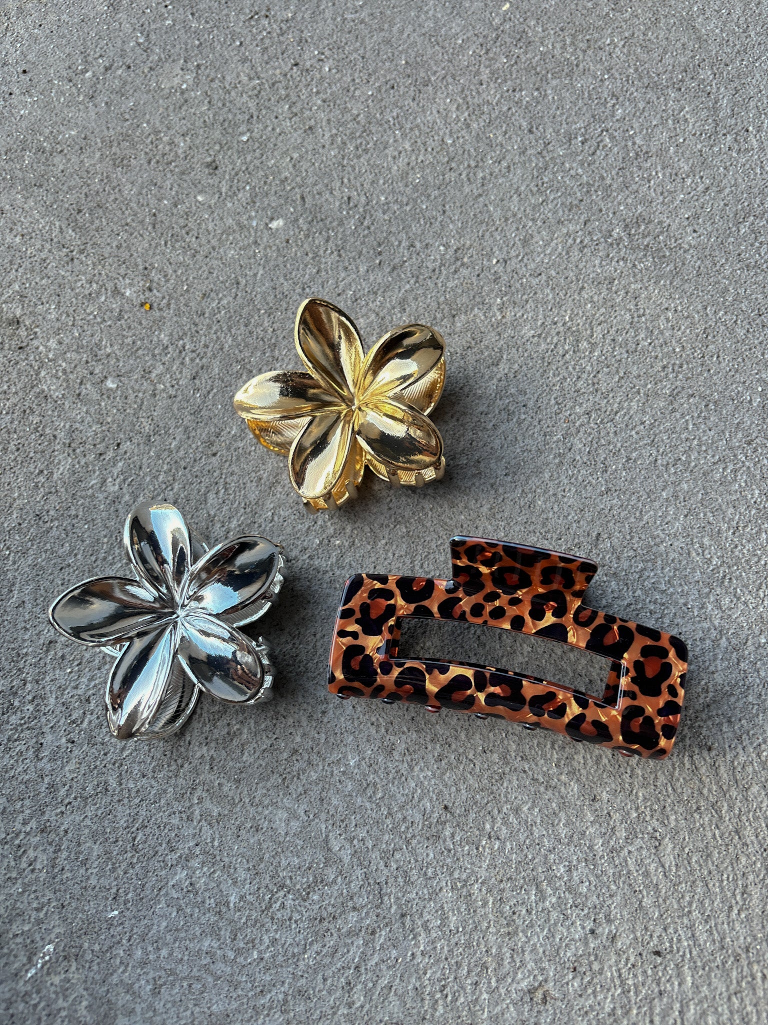 Hibiscus Metal Flower Claw Clips (2col)