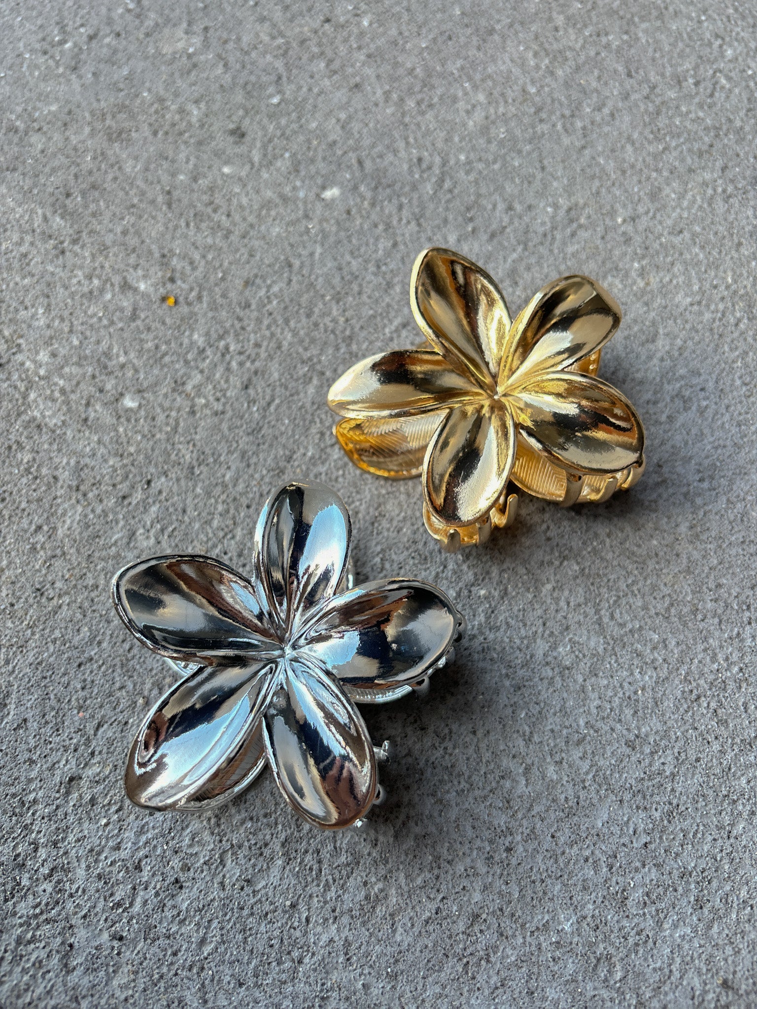 Hibiscus Metal Flower Claw Clips (2col)