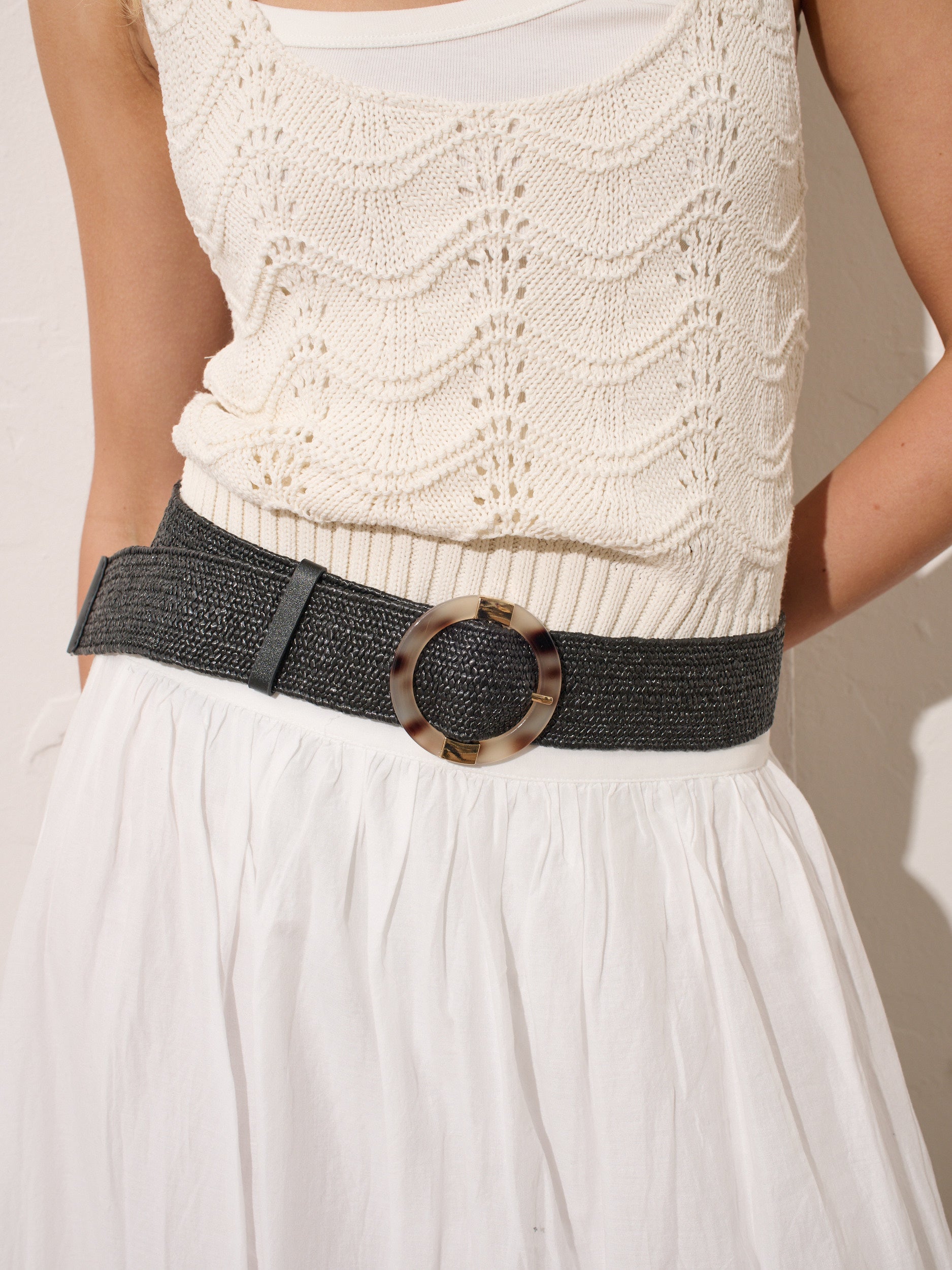 Acrylic Round Buckle Straw Belt in Black