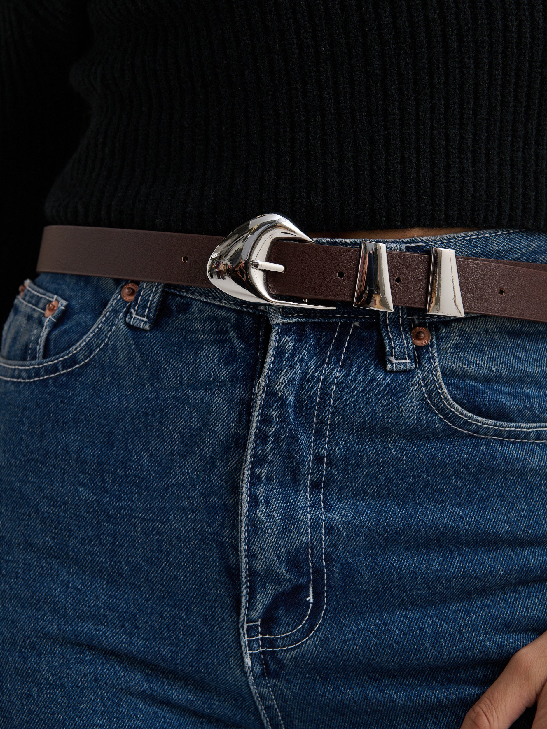 Pebble Dome Buckle Belt in Brown