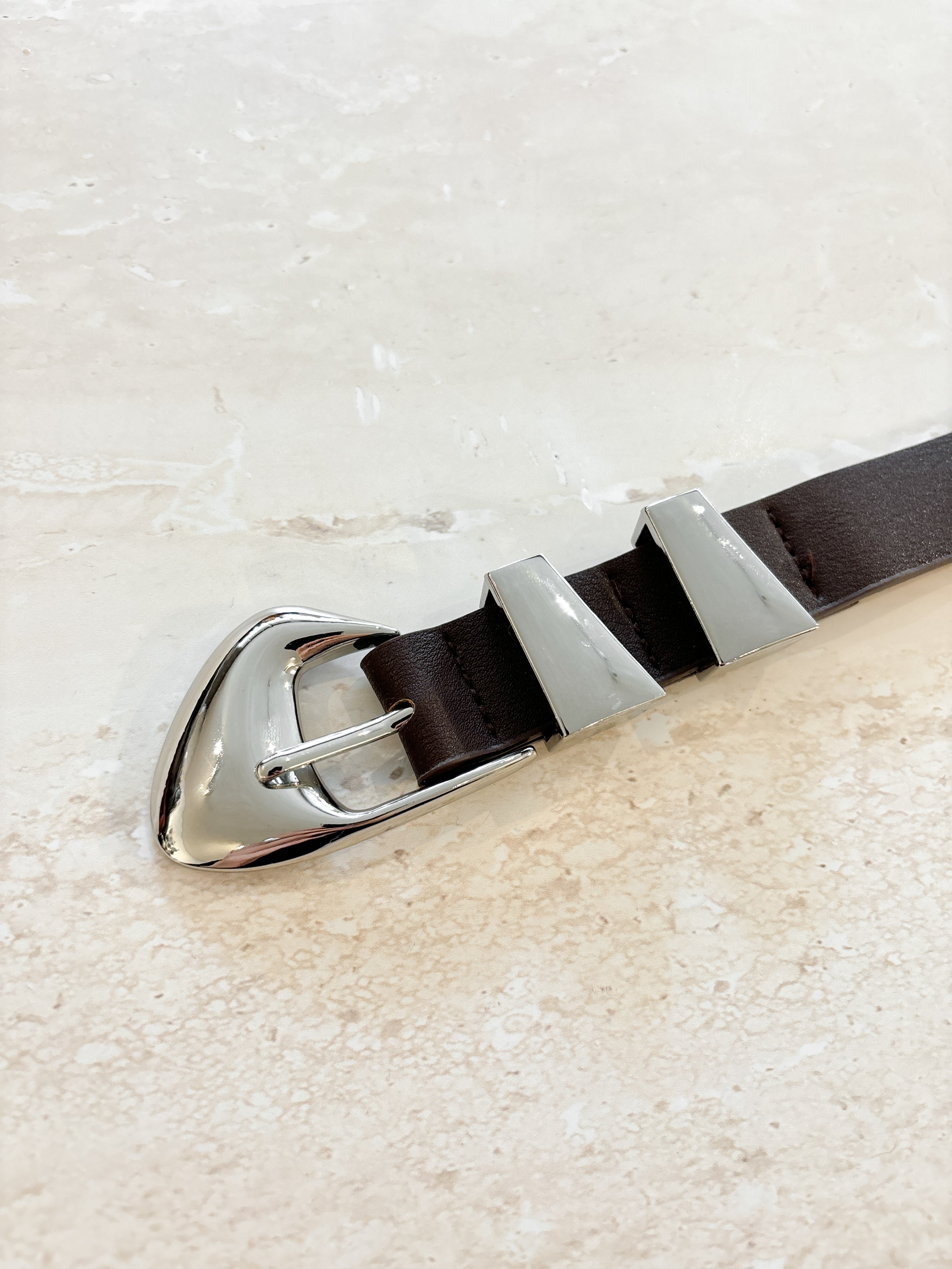 Pebble Dome Buckle Belt in Brown