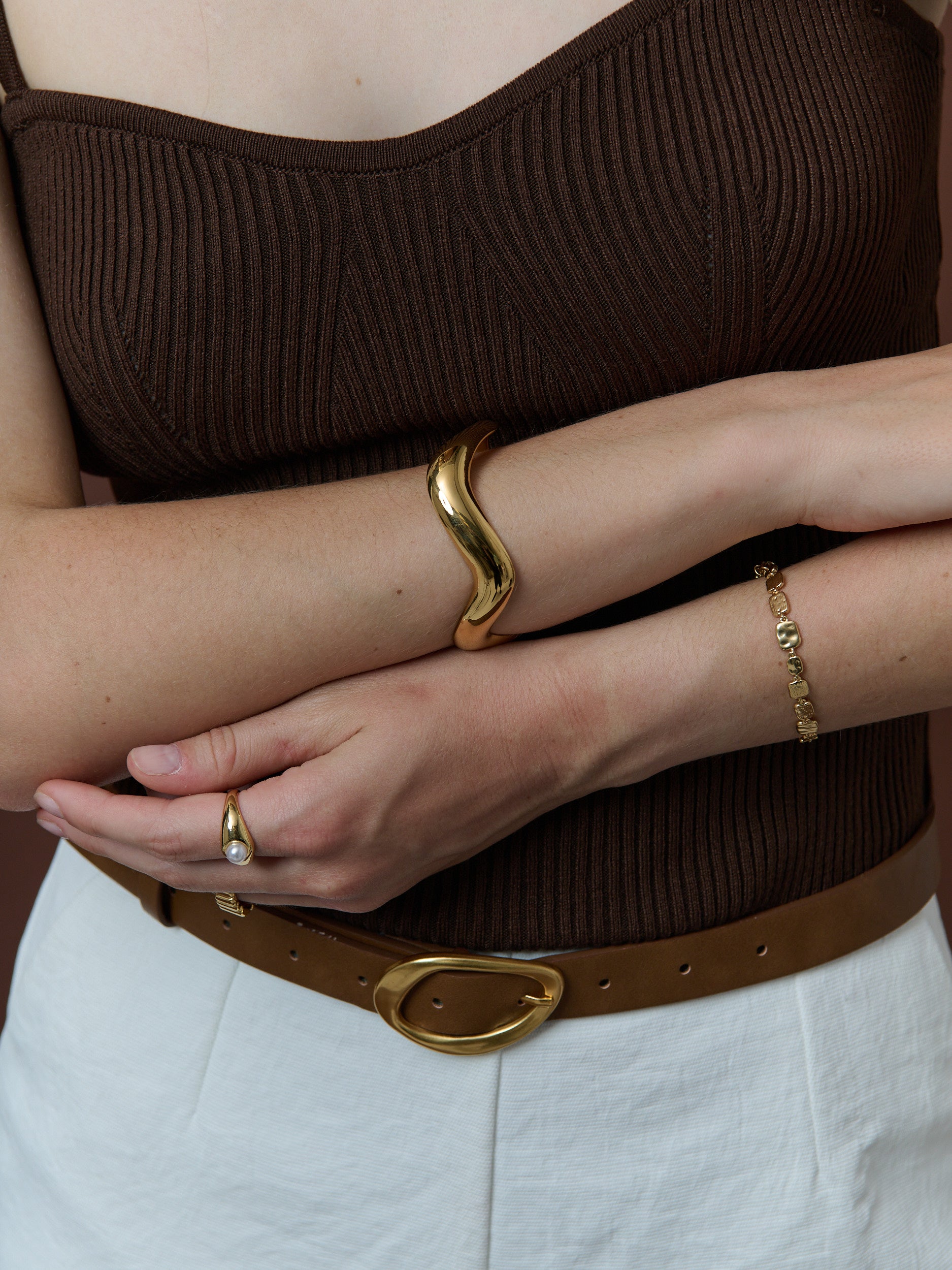 Oval Buckle PU Leather Belt in Brown
