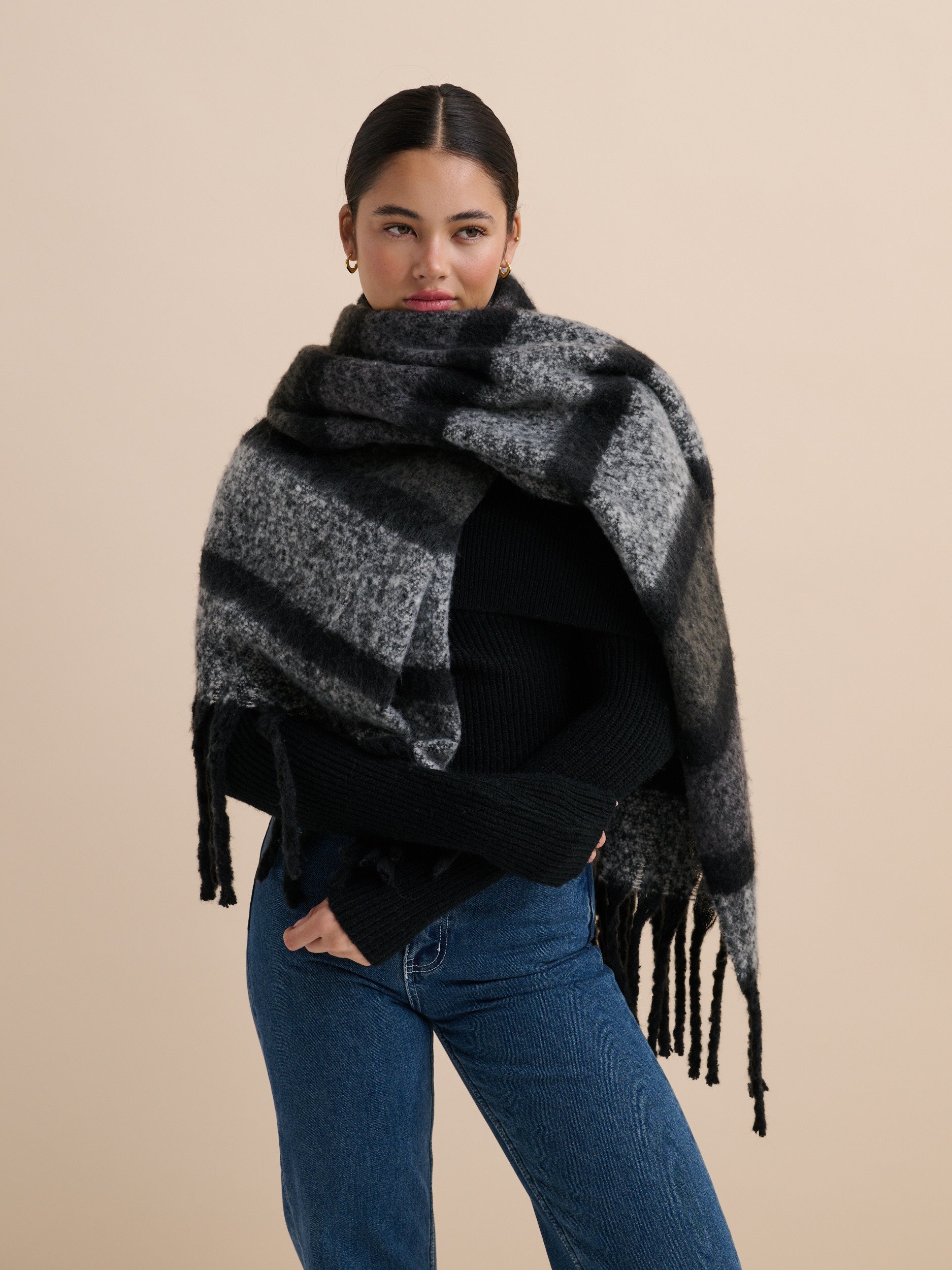 [Limited] Andie Stripe Fluffy Scarf