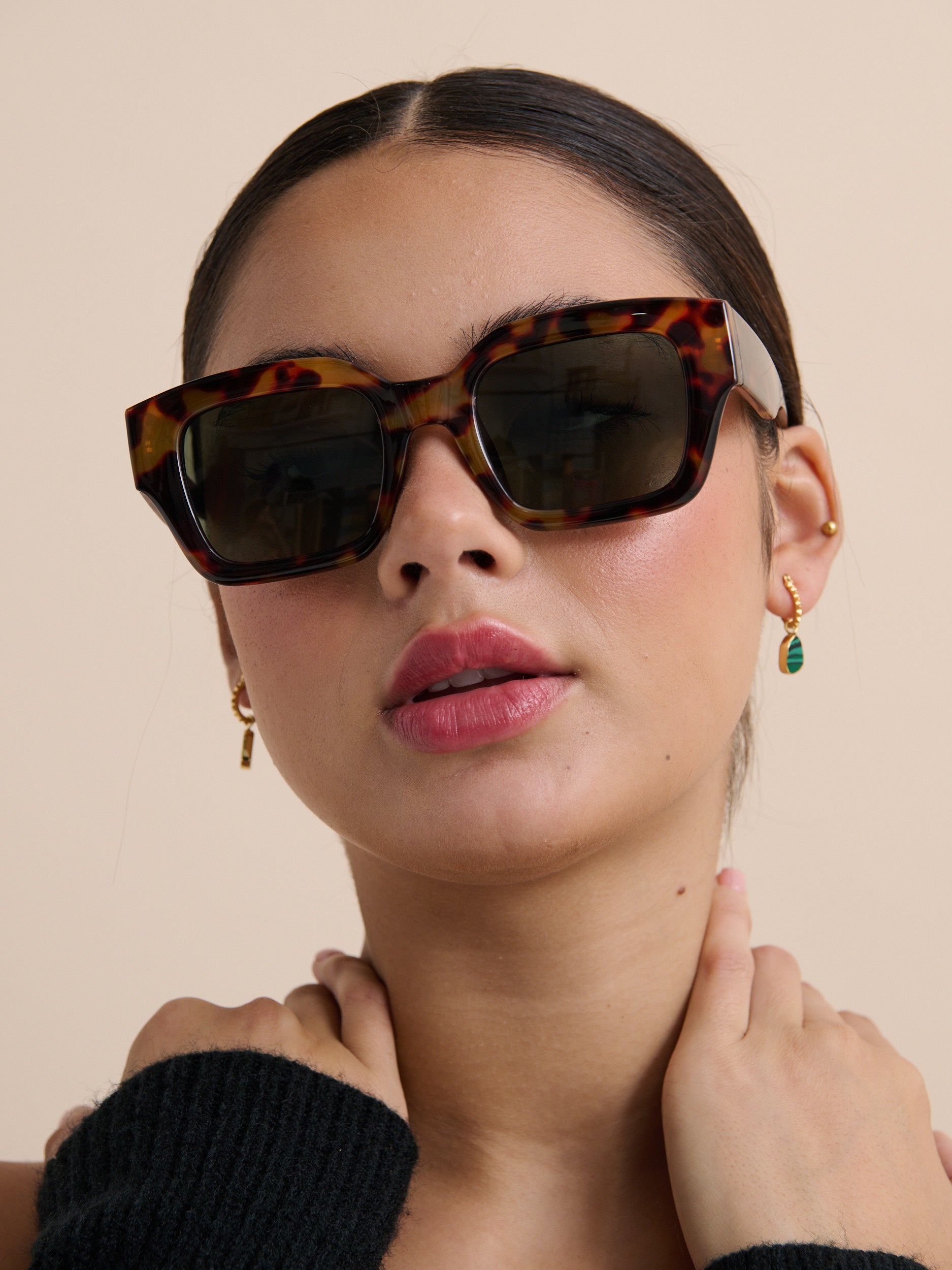 Jollie Angular Sunglasses in Tort