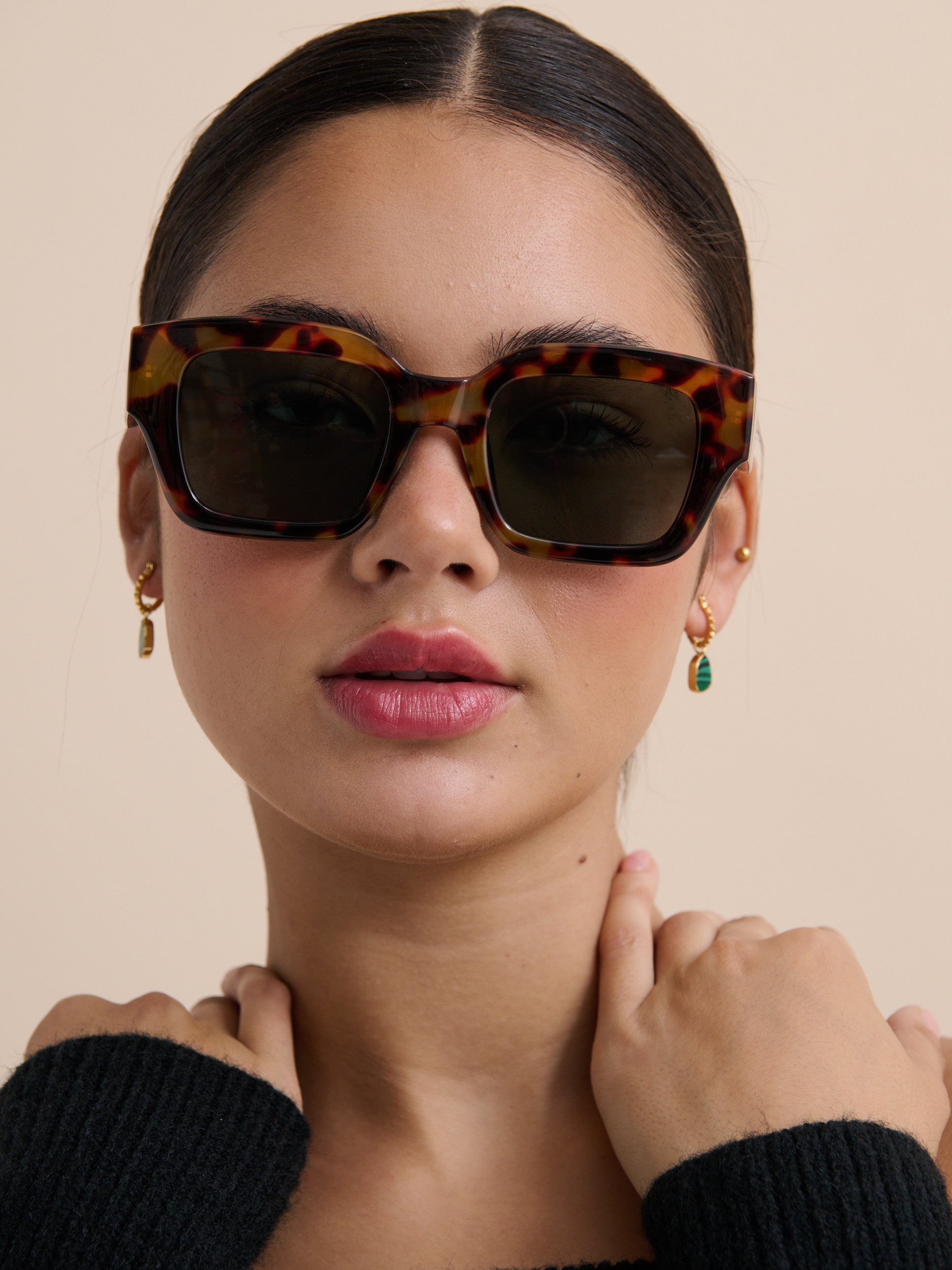 Jollie Angular Sunglasses in Tort