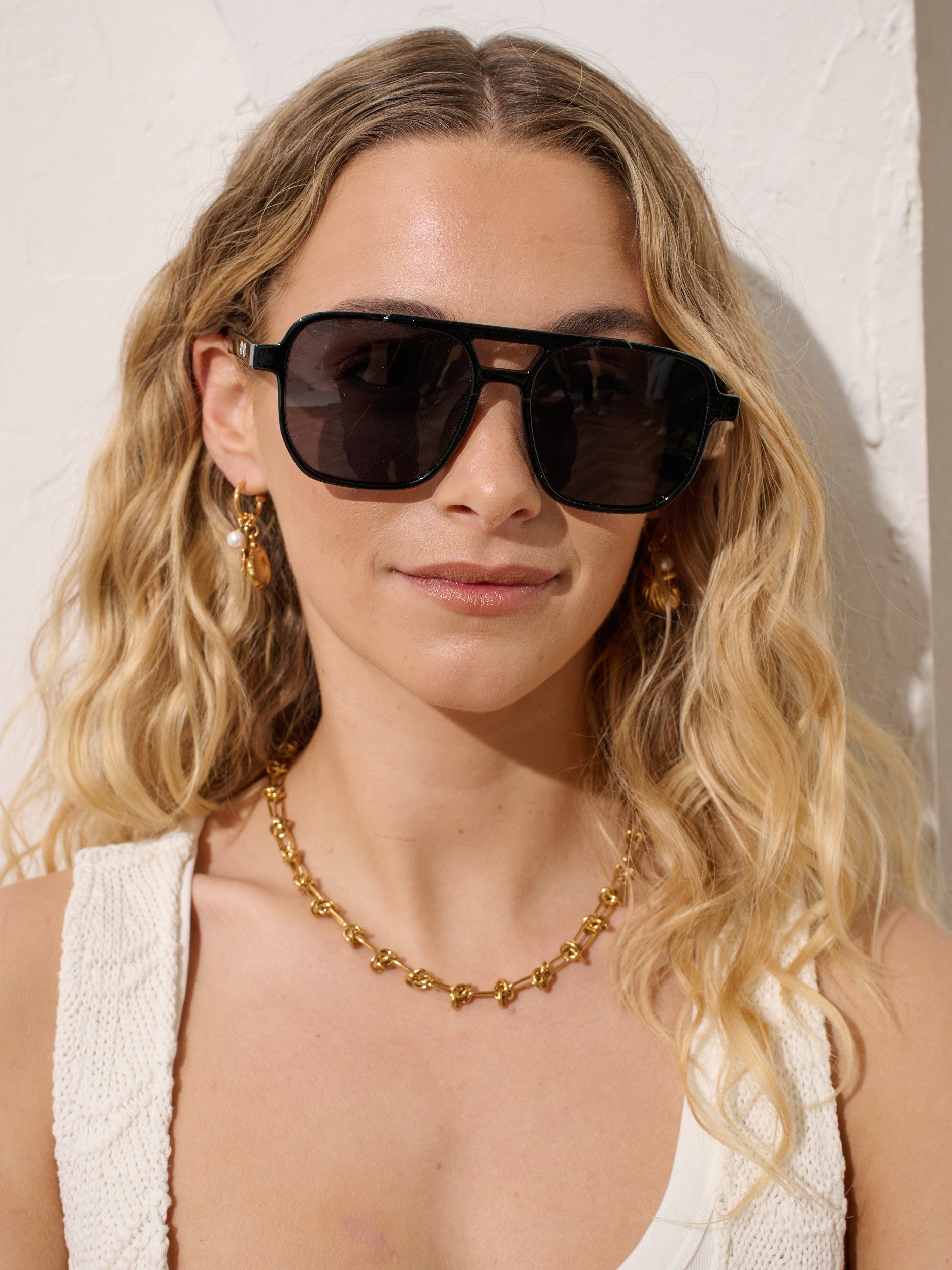 Eyelet Aviator Sunglasses in Black