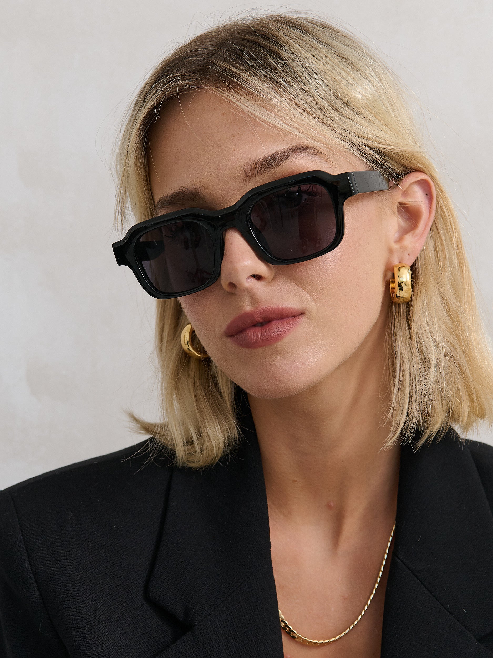 Goutte Angular Sunglasses in Black