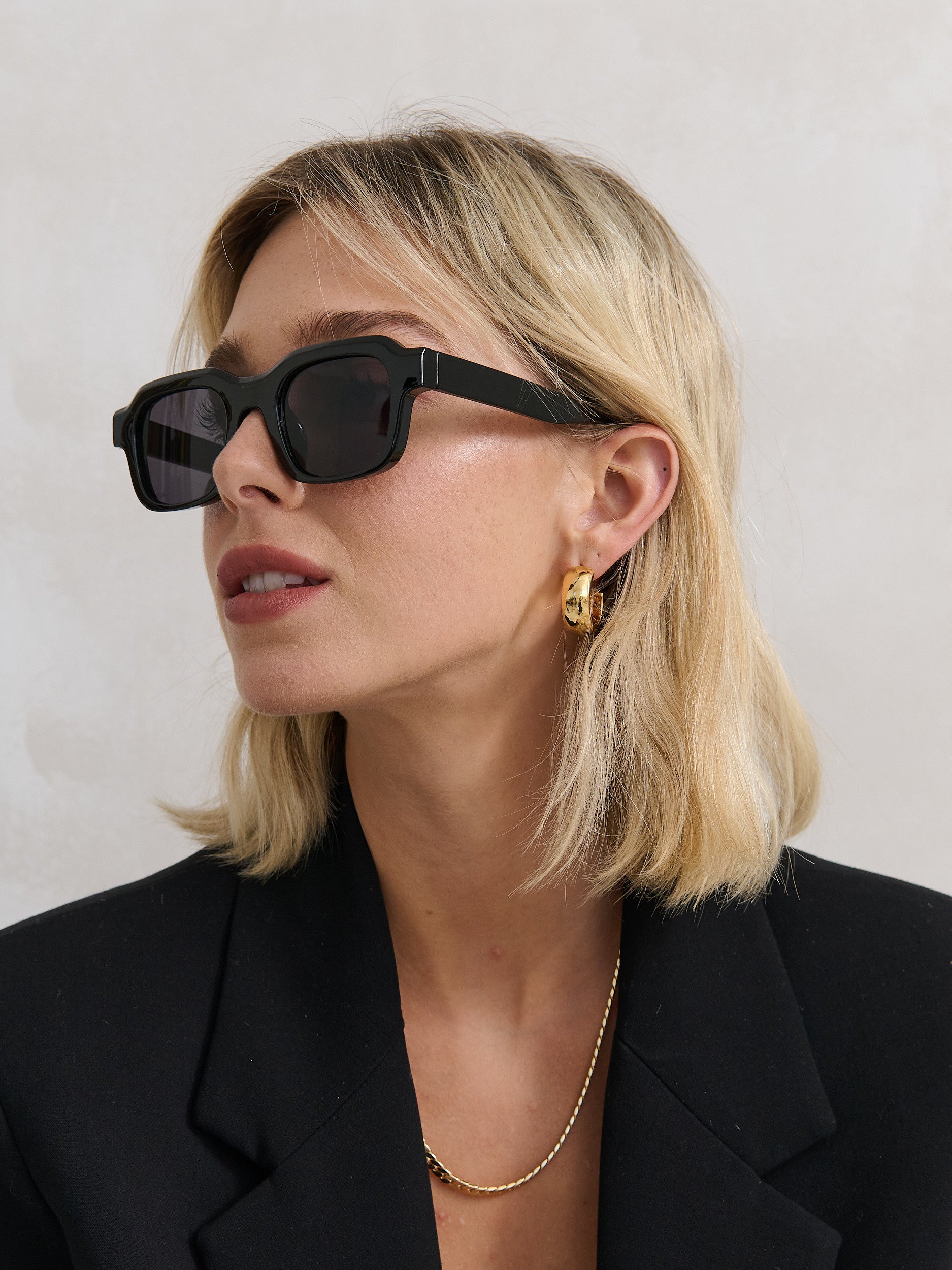 Goutte Angular Sunglasses in Black
