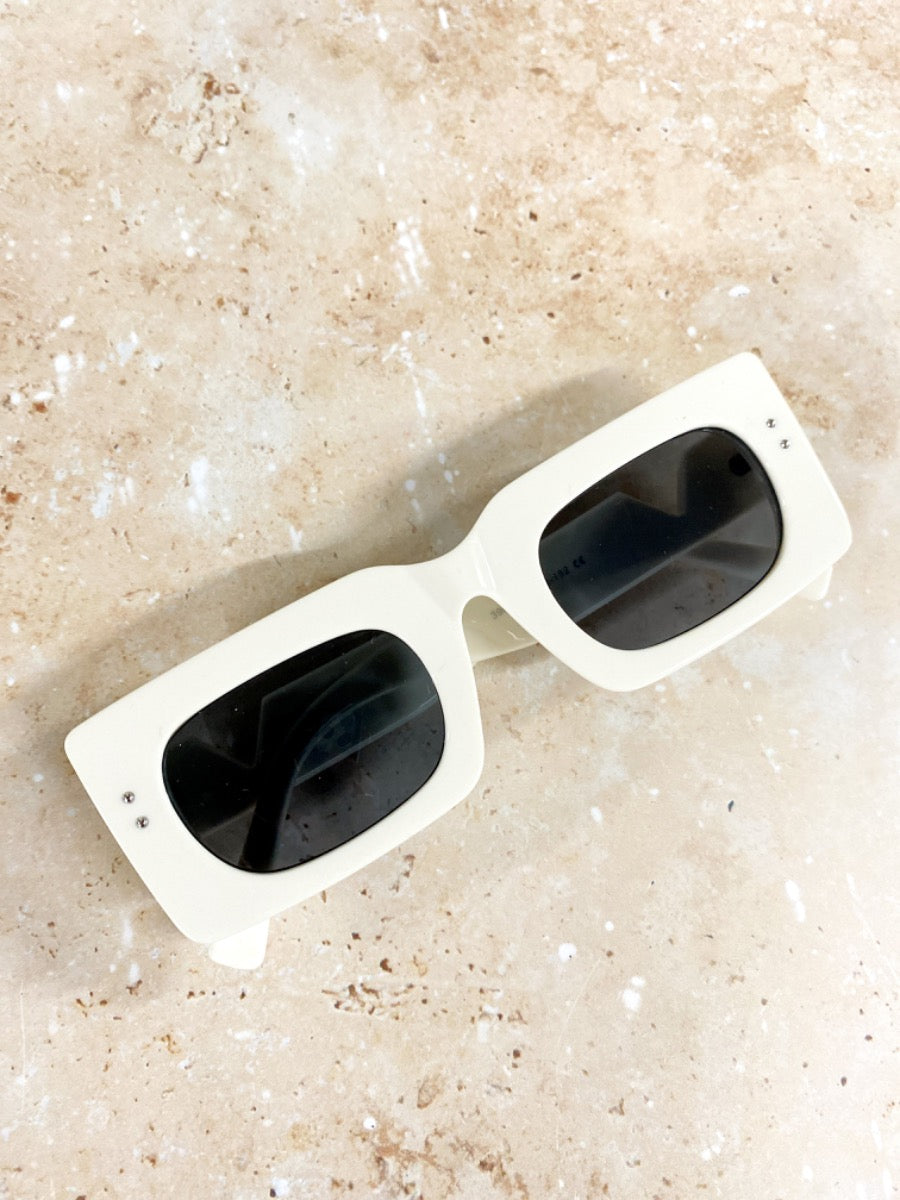 Joan Oversized Sunglasses in White