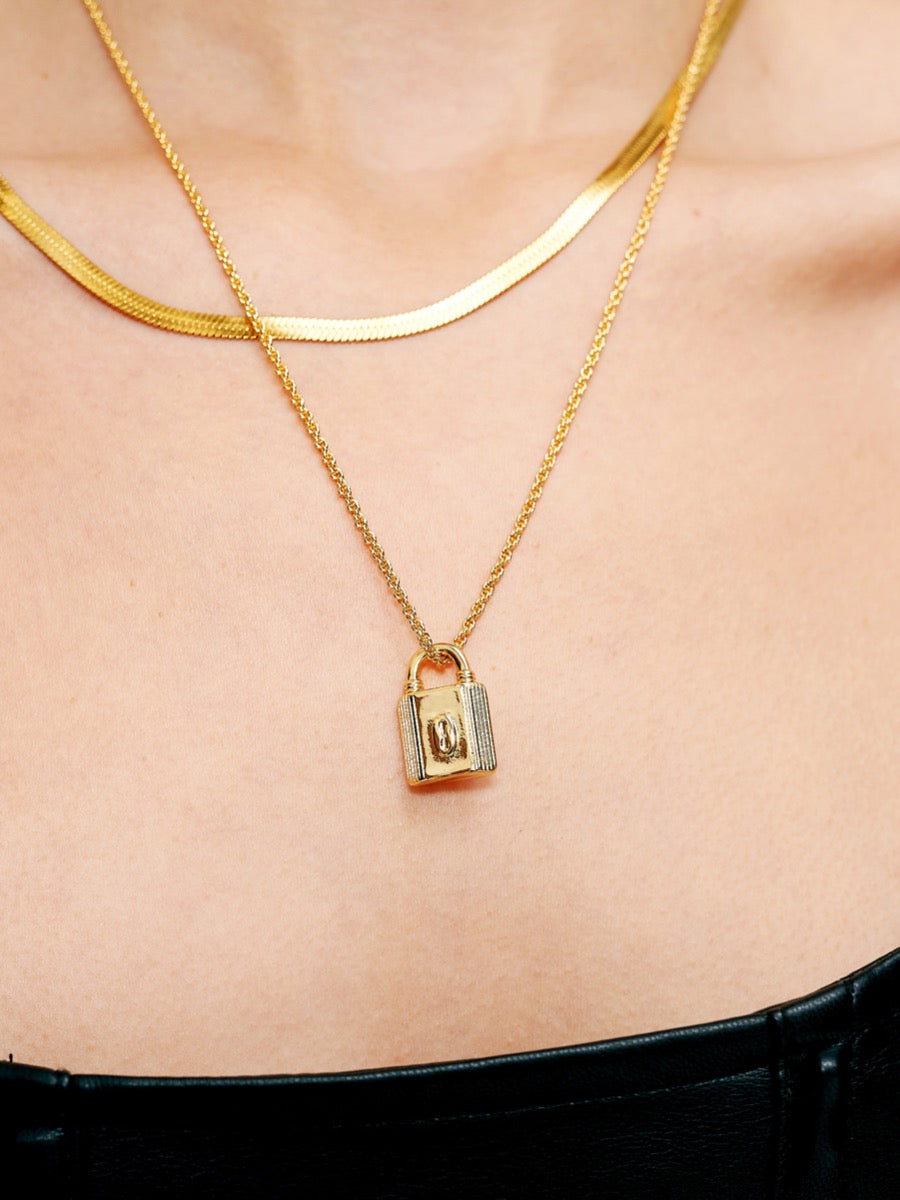 Gold lock deals pendant necklace