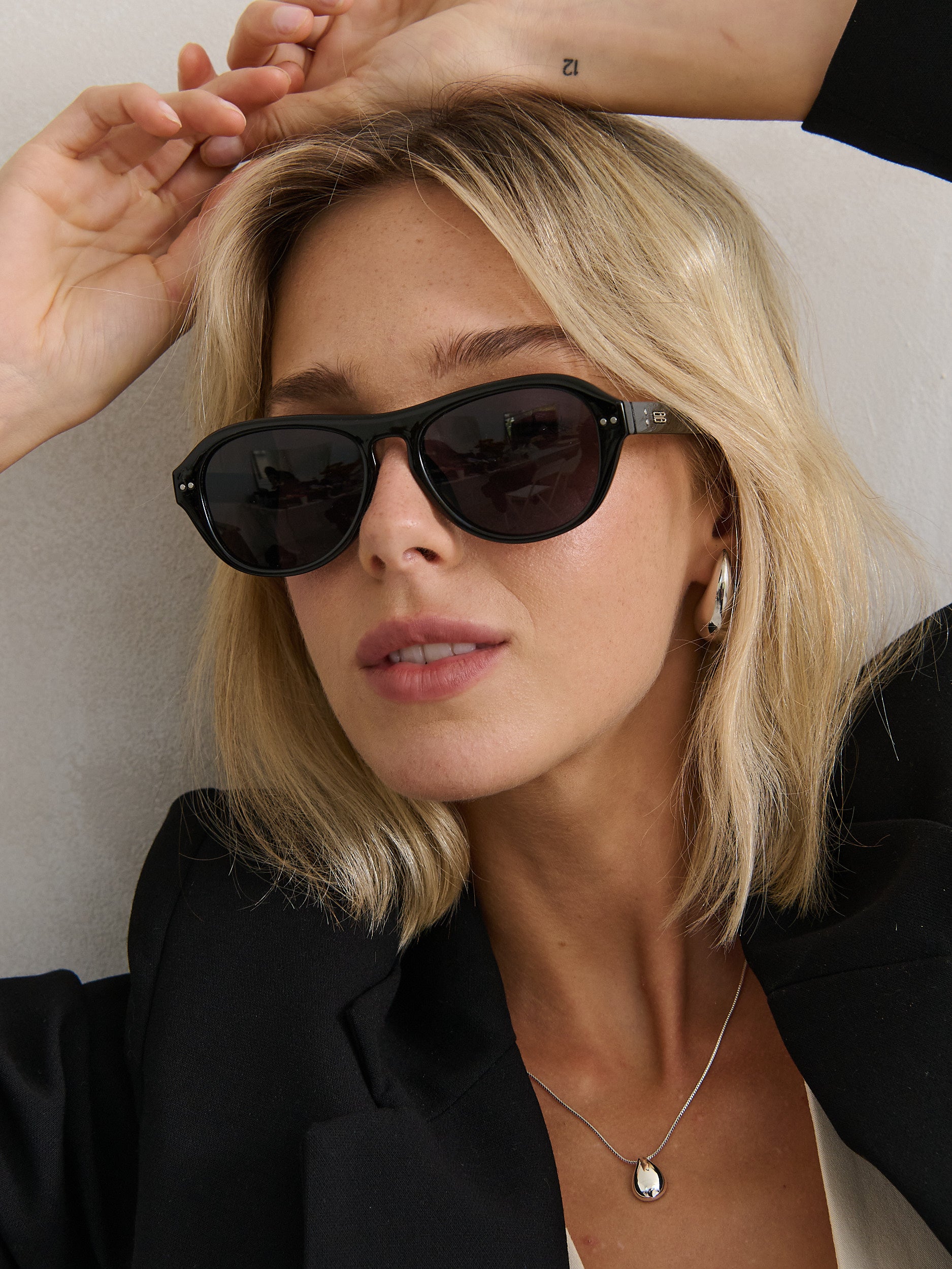 Blanc Round Frame Sunglasses in Black