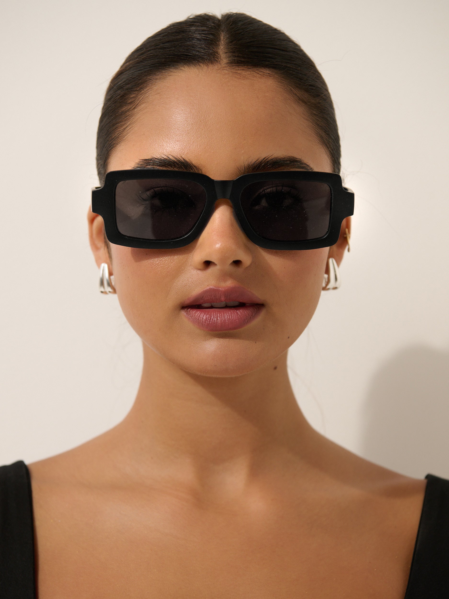 Sierra Square Frame Sunglasses in Black