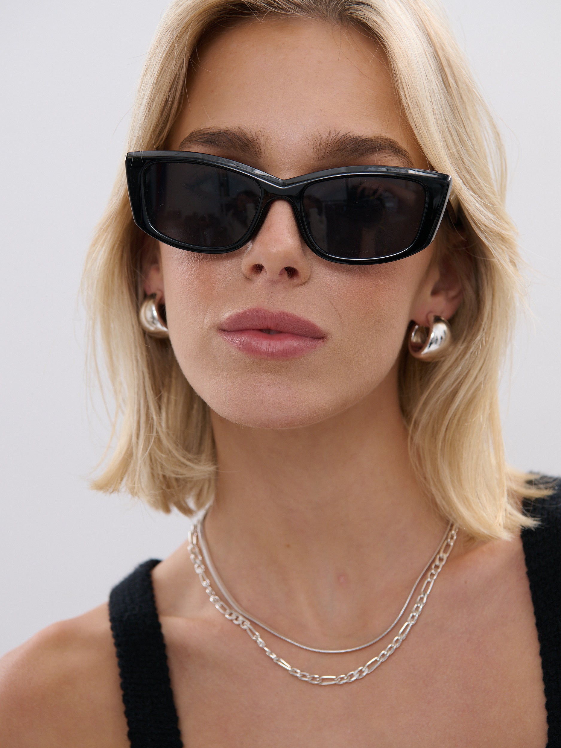Danni Angular Sunglasses in Black