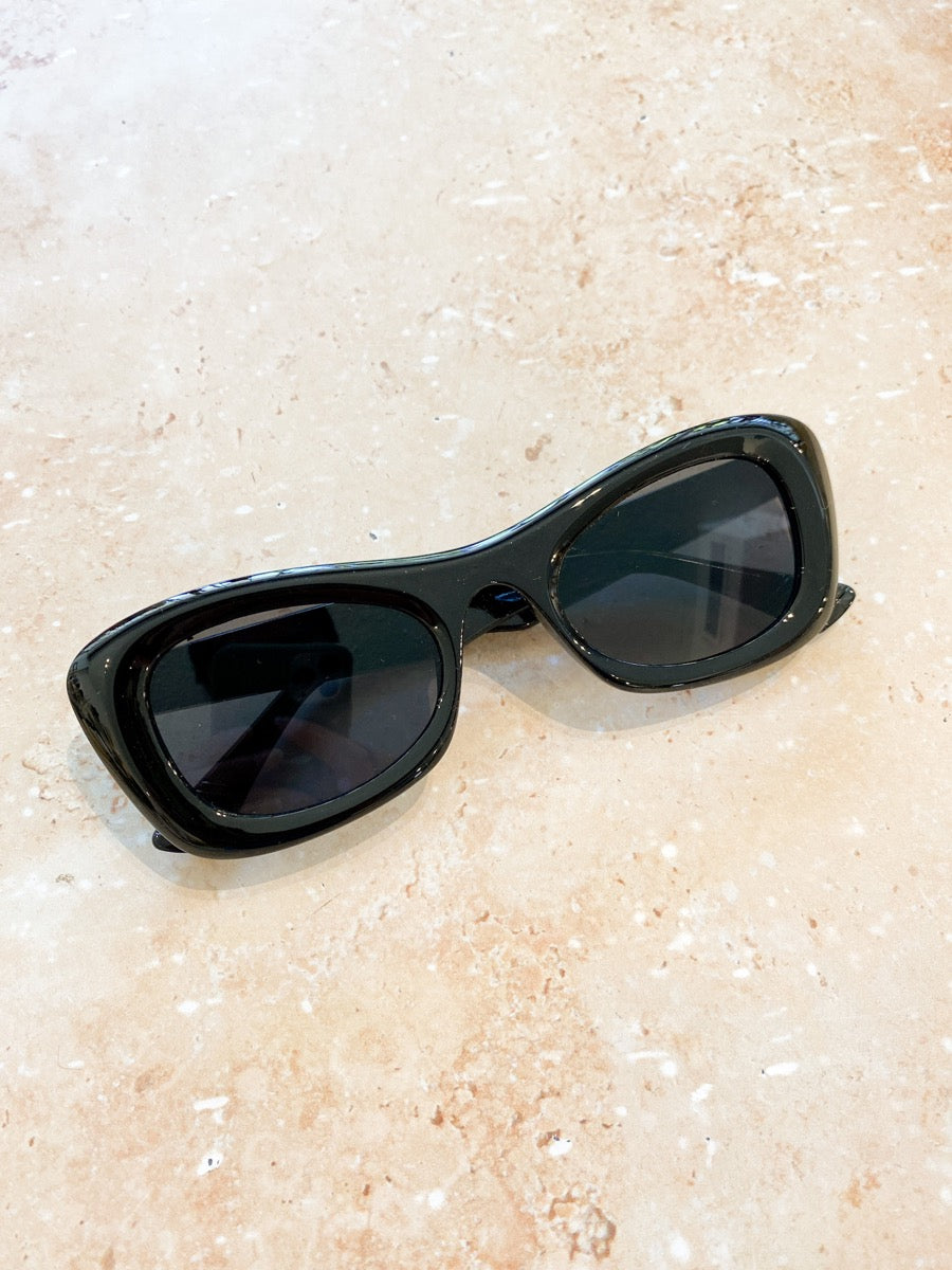 Tiarnie Retro Oval Sunglasses