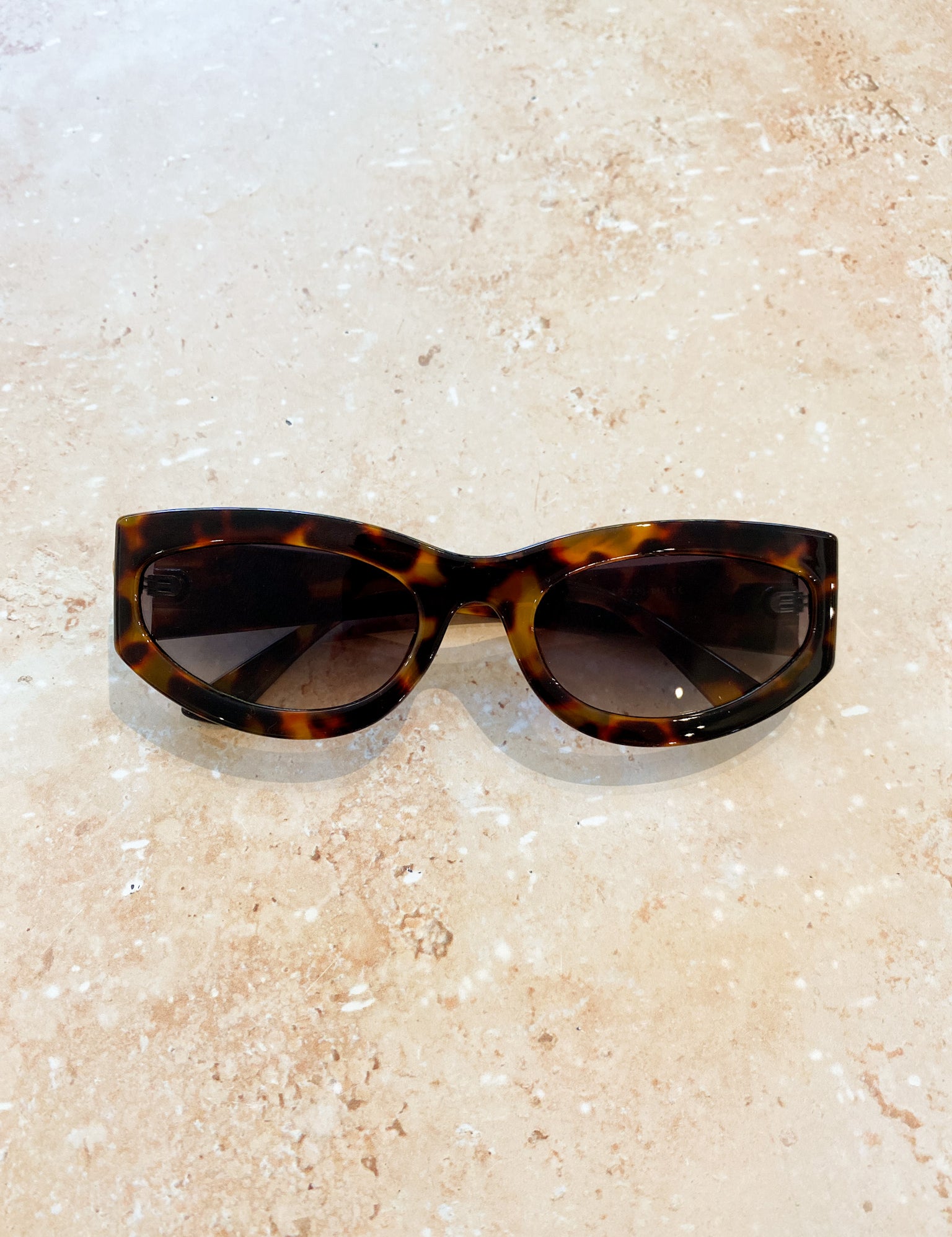 Emilee Oval Sunglasses (3col)