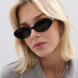 Anderson Oval Frame Sunglasses in Black