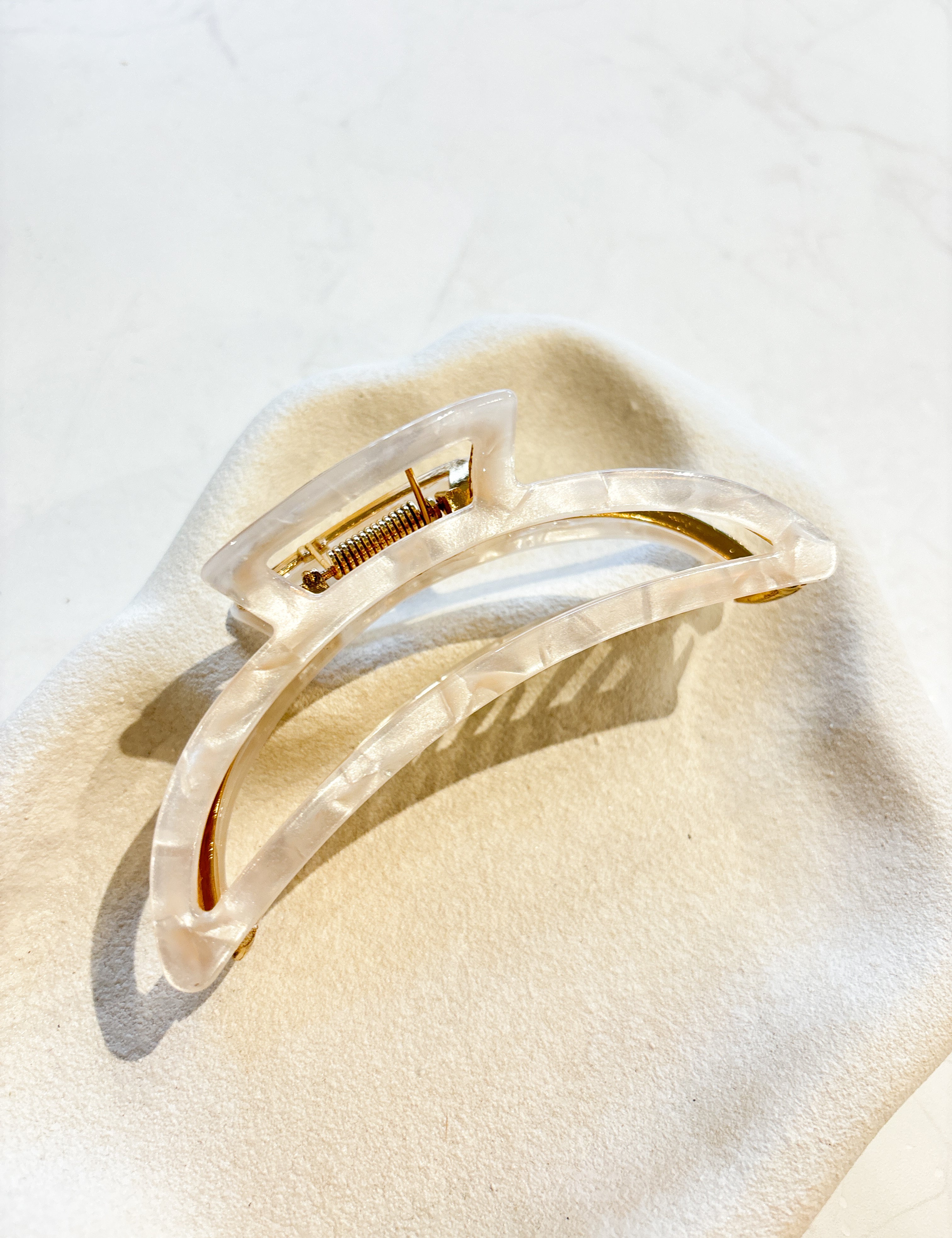 Cami Acrylic Metal Claw Clip (3col)
