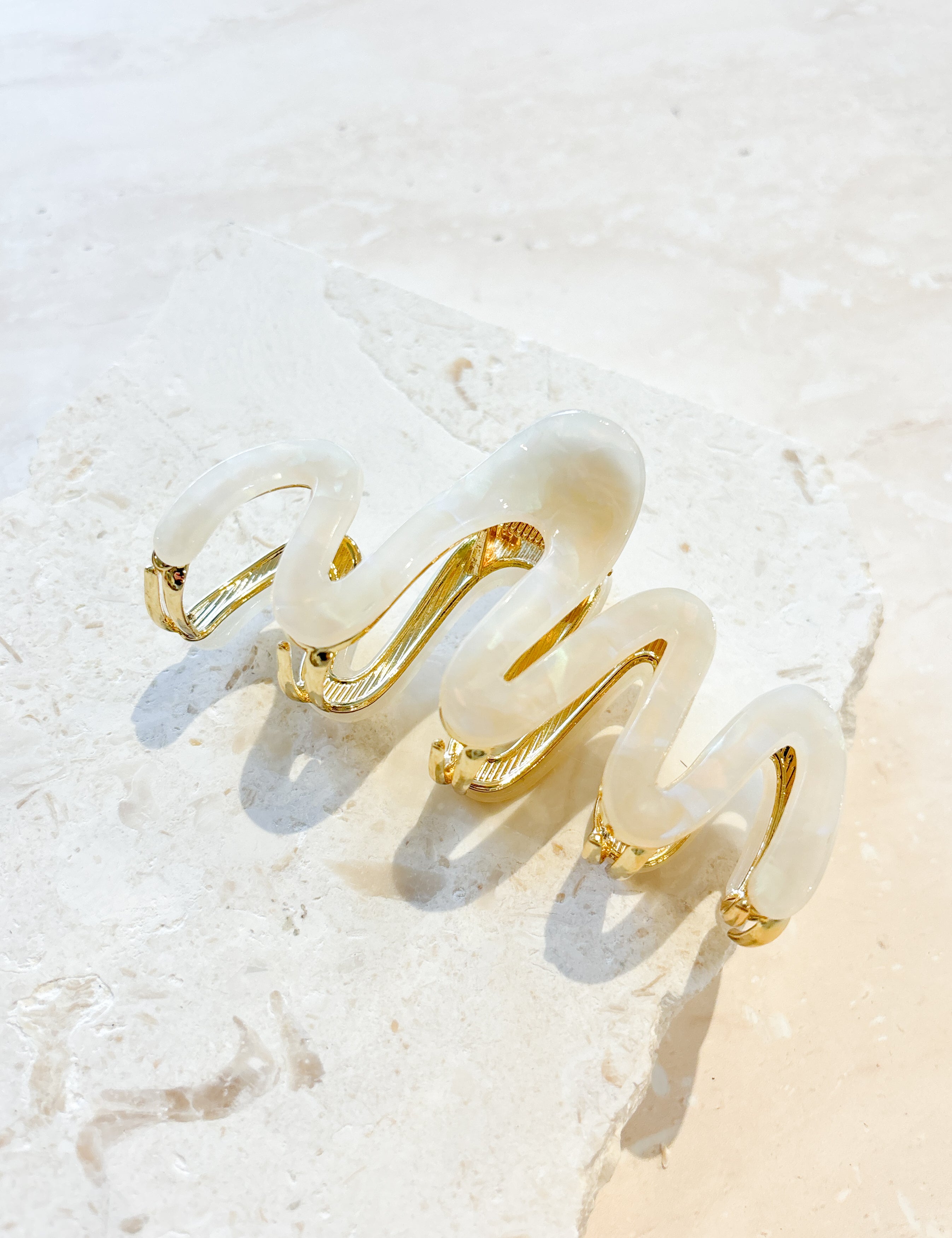 Wave Acrylic Metal Claw Clip (3col)