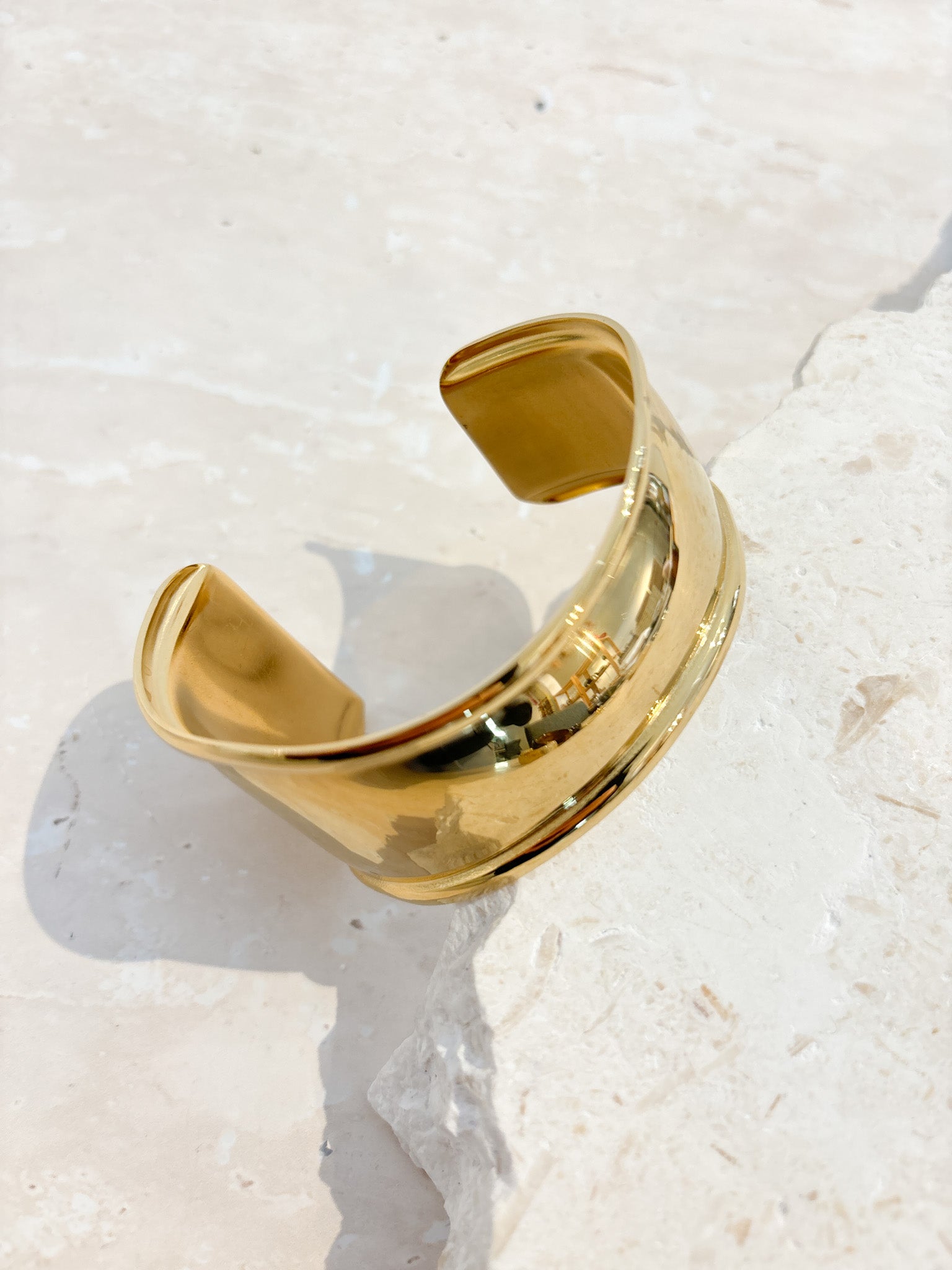 Metal Cuff Bangle in Gold