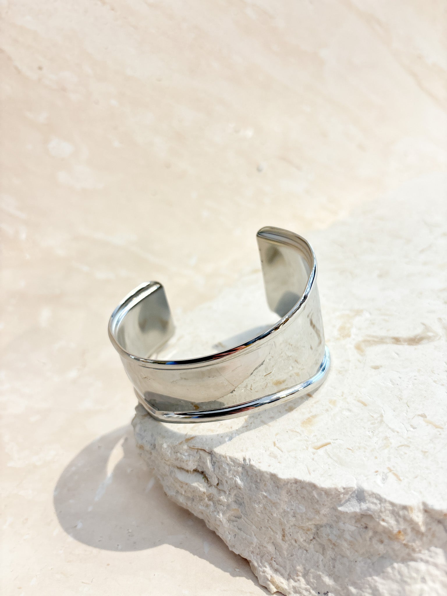 Metal Cuff Bangle in Silver