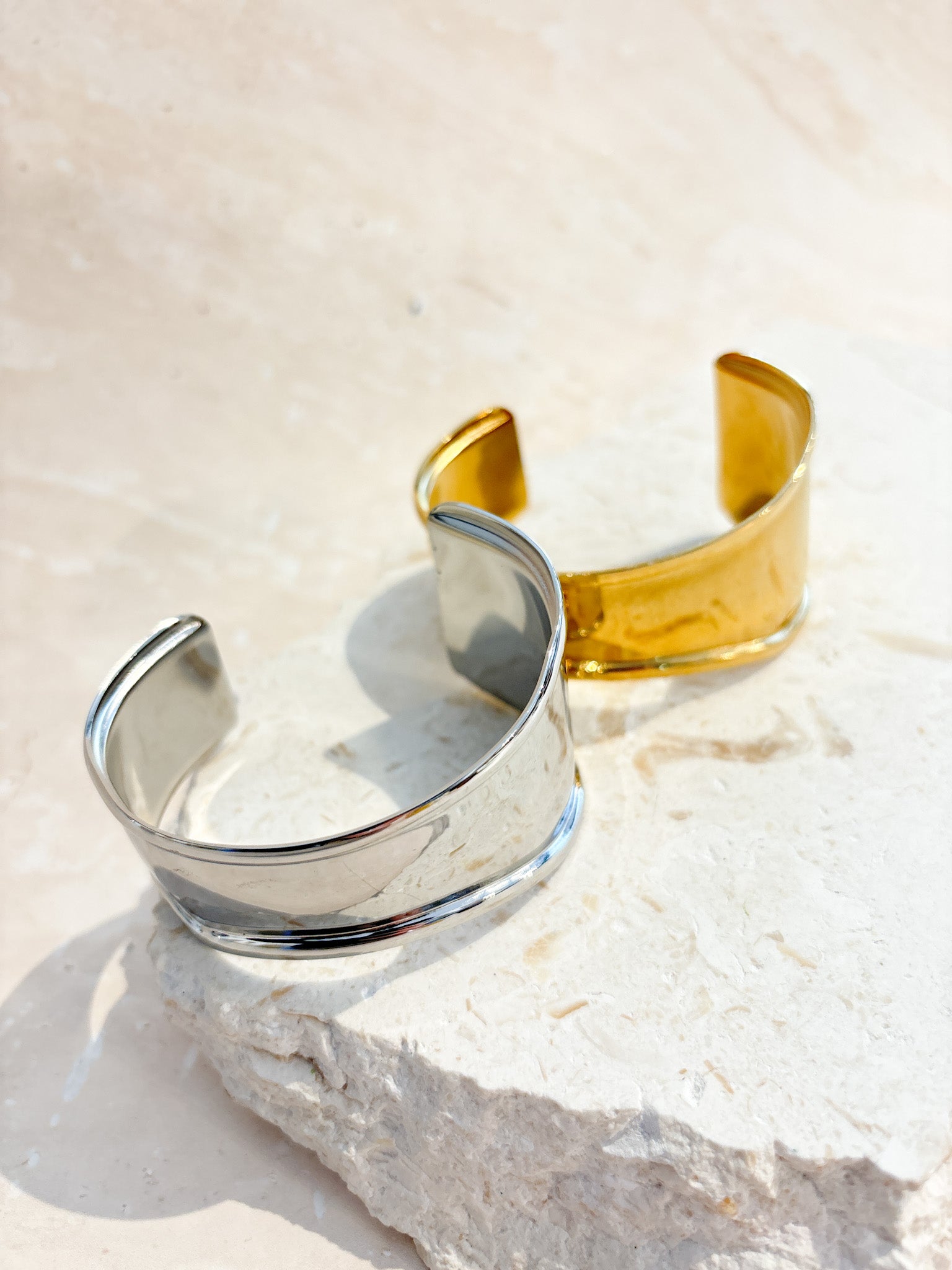 Metal Cuff Bangle in Gold