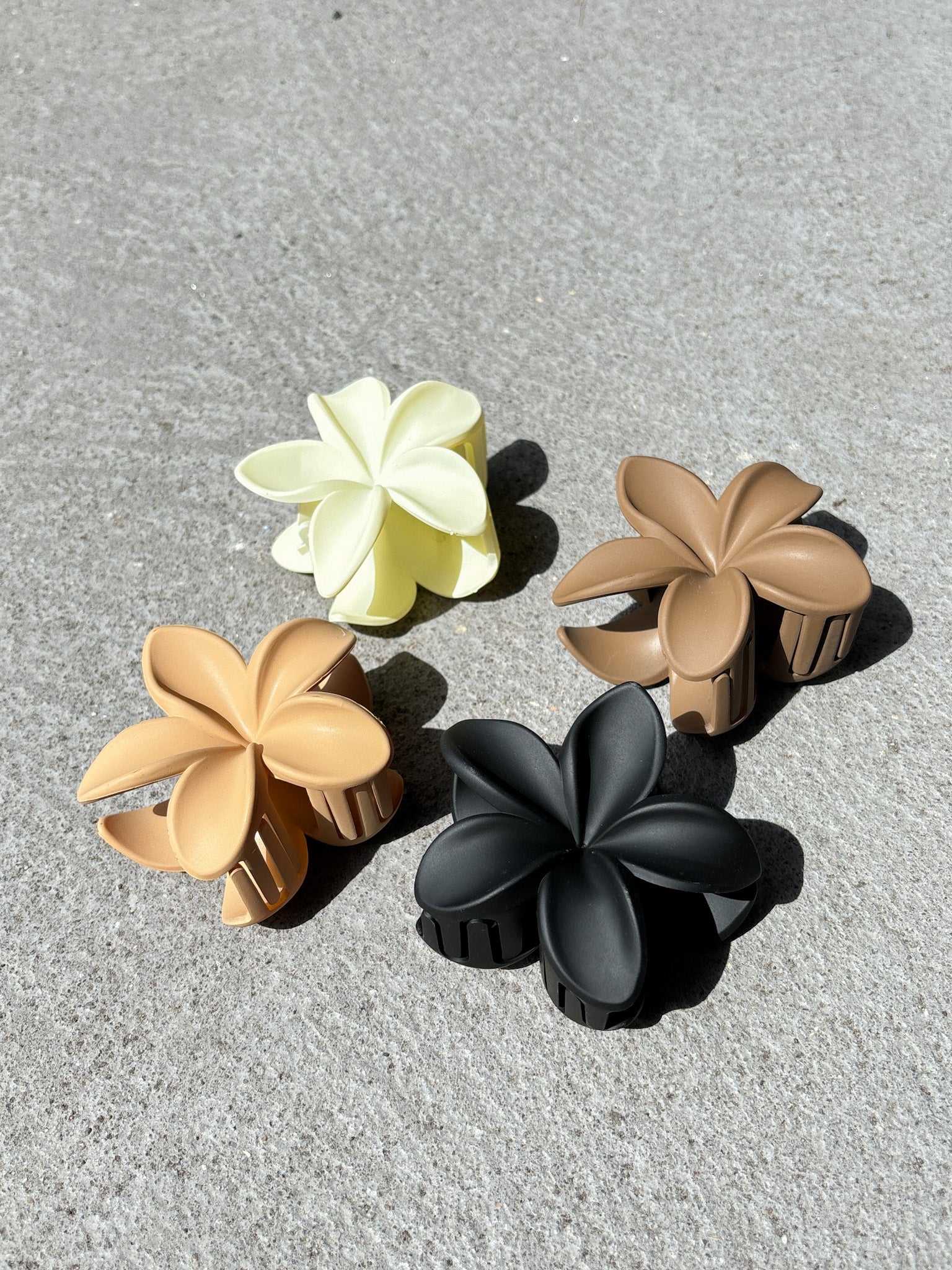 Hibiscus Matte Flower Claw Clips (4col)