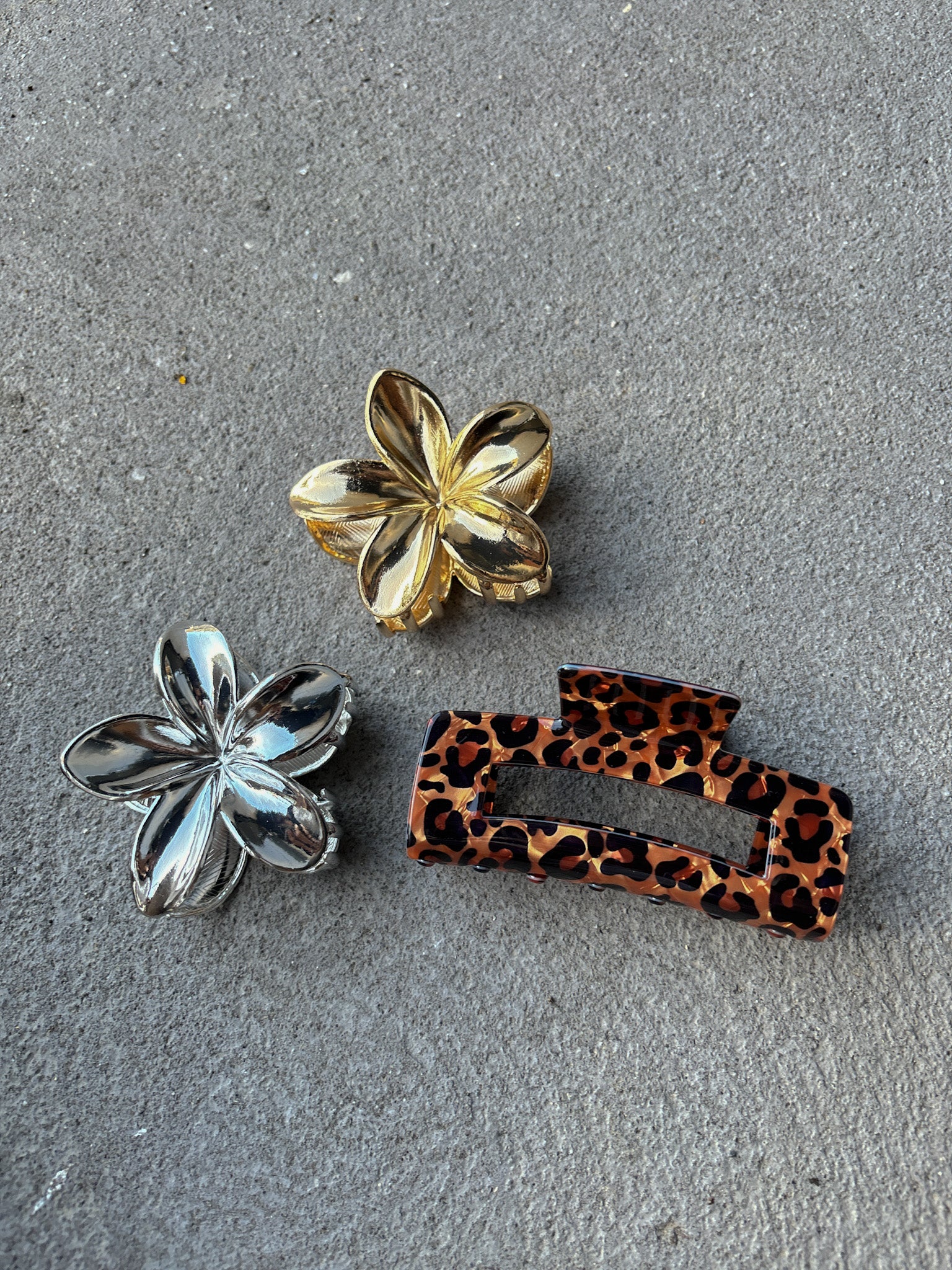 Hibiscus Metal Flower Claw Clips (2col)