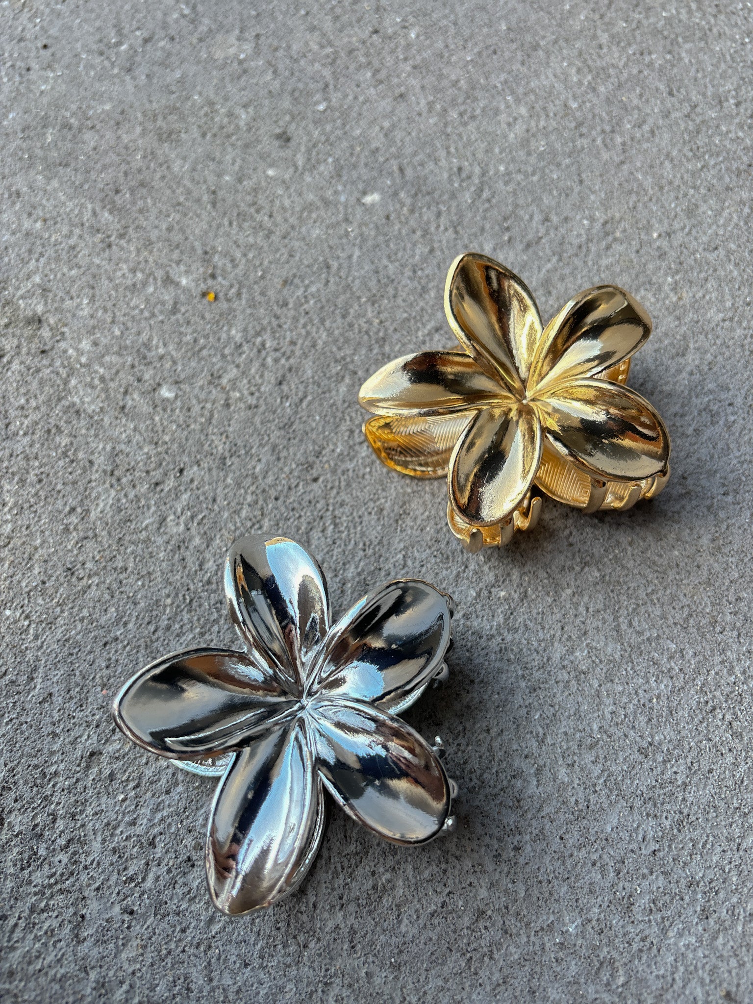 Hibiscus Metal Flower Claw Clips (2col)