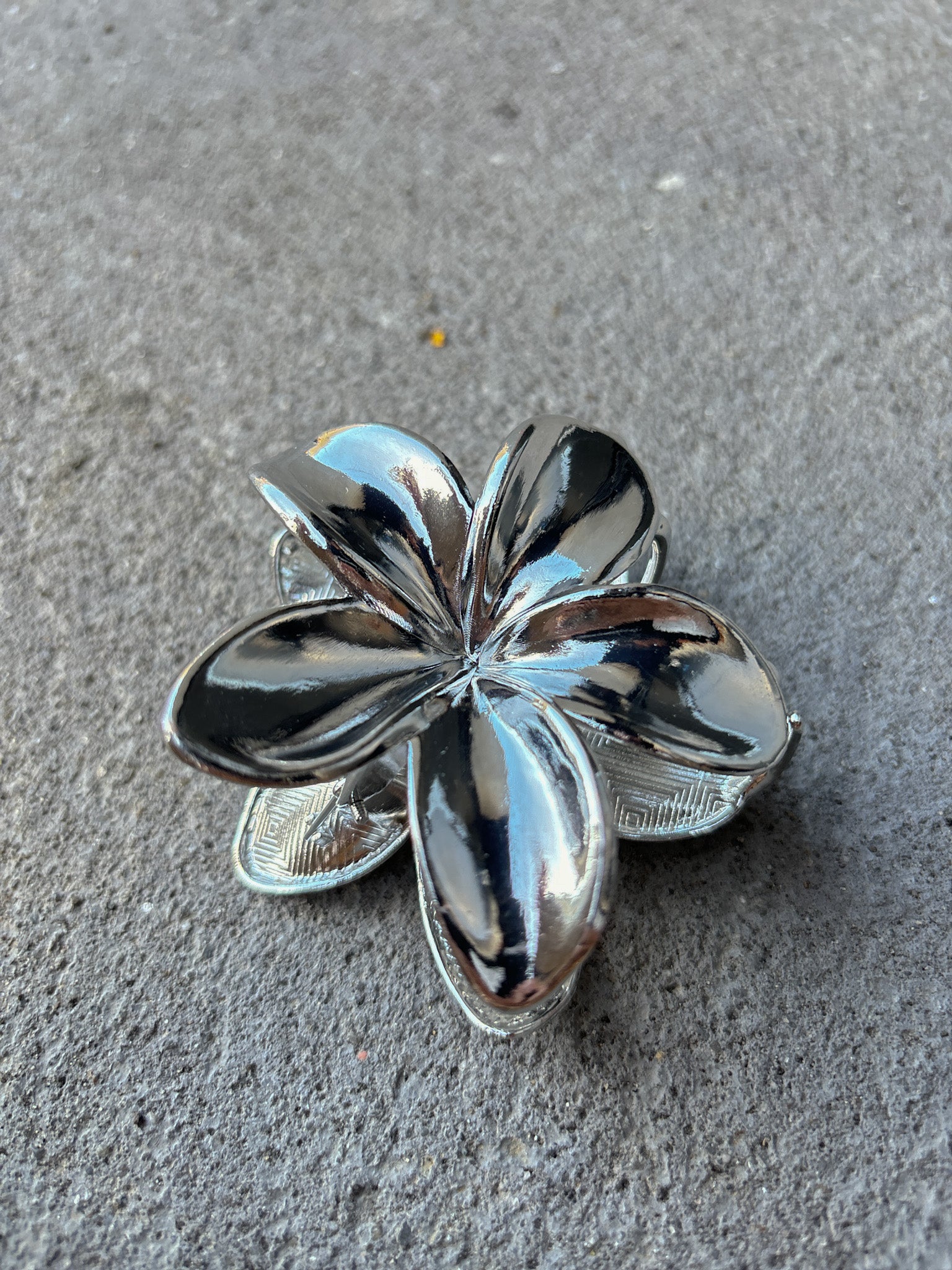 Hibiscus Metal Flower Claw Clips (2col)