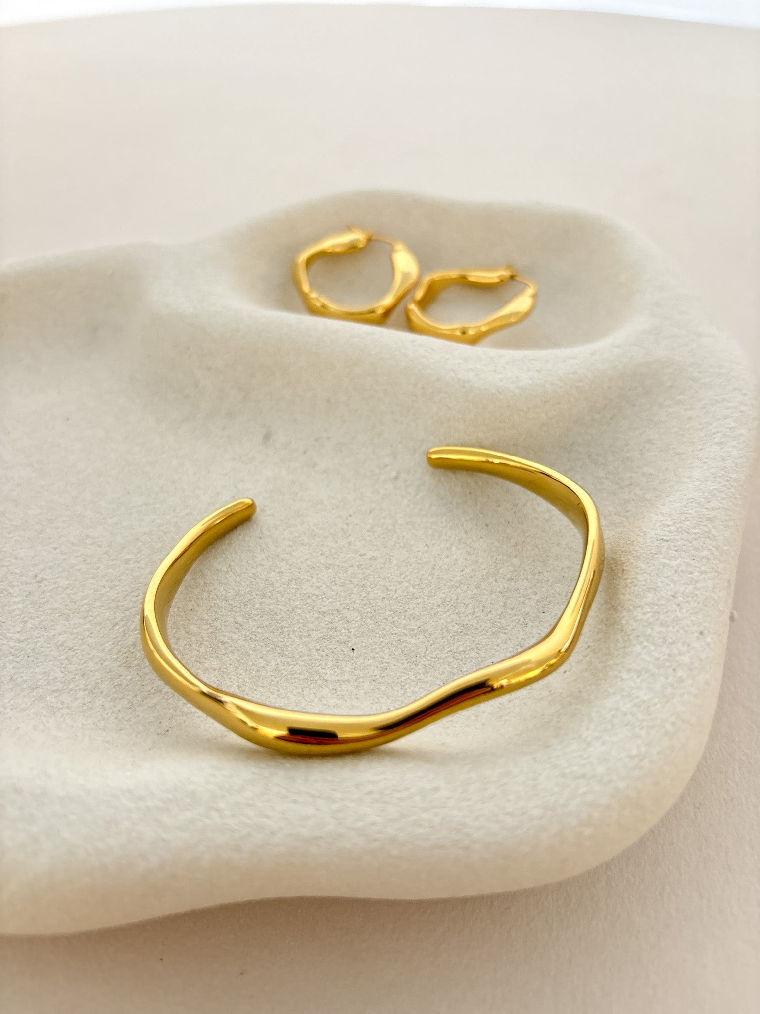 May Skinny Metal Bangle