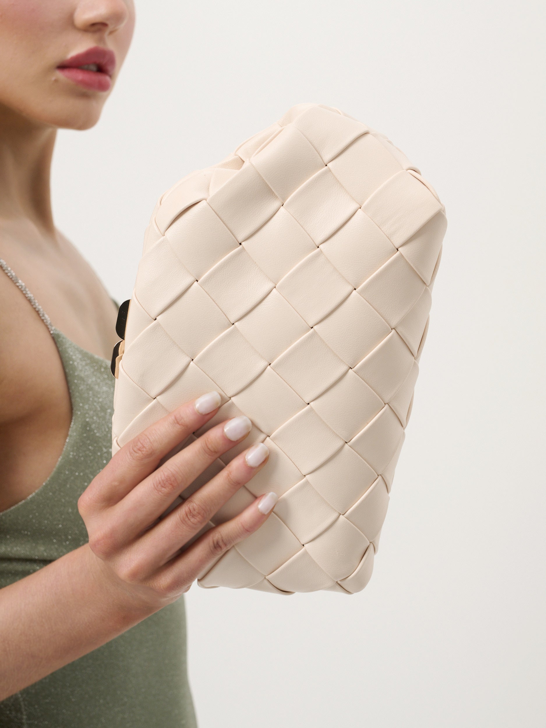 Gianna Woven Clutch Bag in Beige