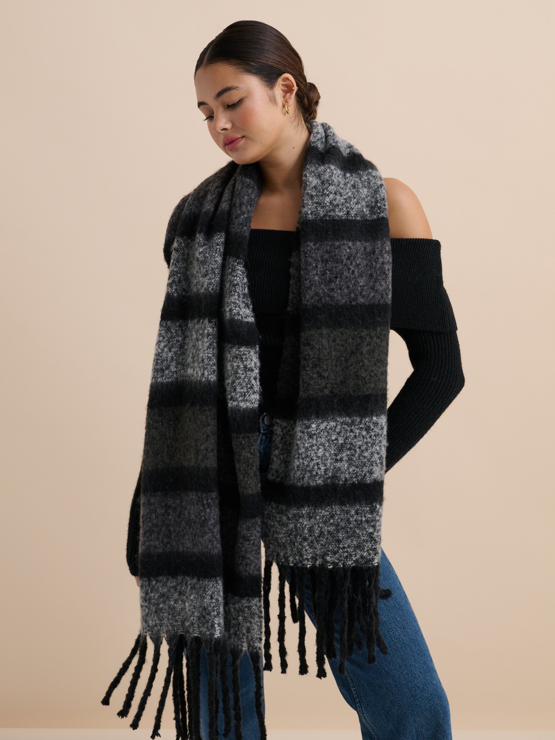 [Limited] Andie Stripe Fluffy Scarf