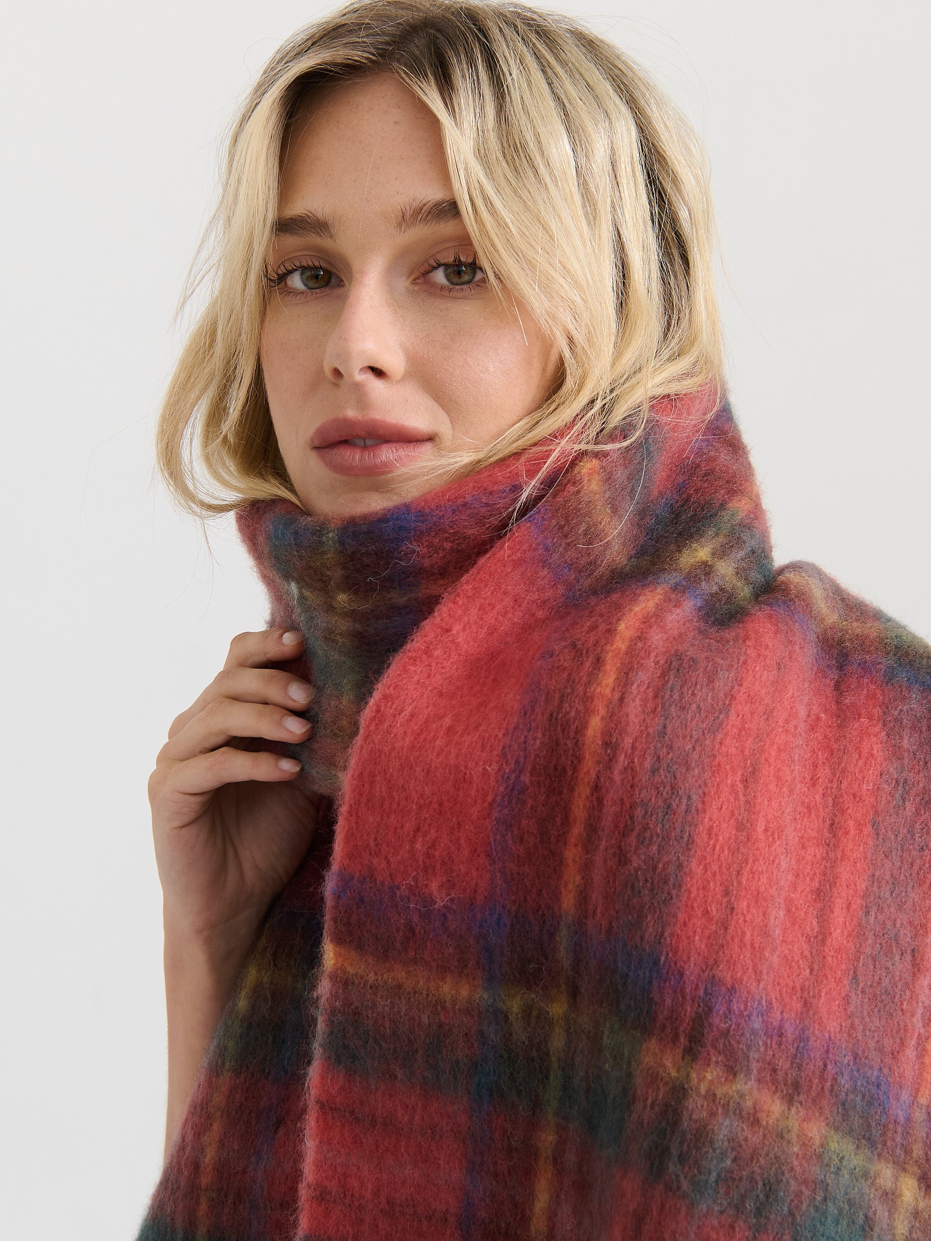Vivian Checkered Fluffy Scarf