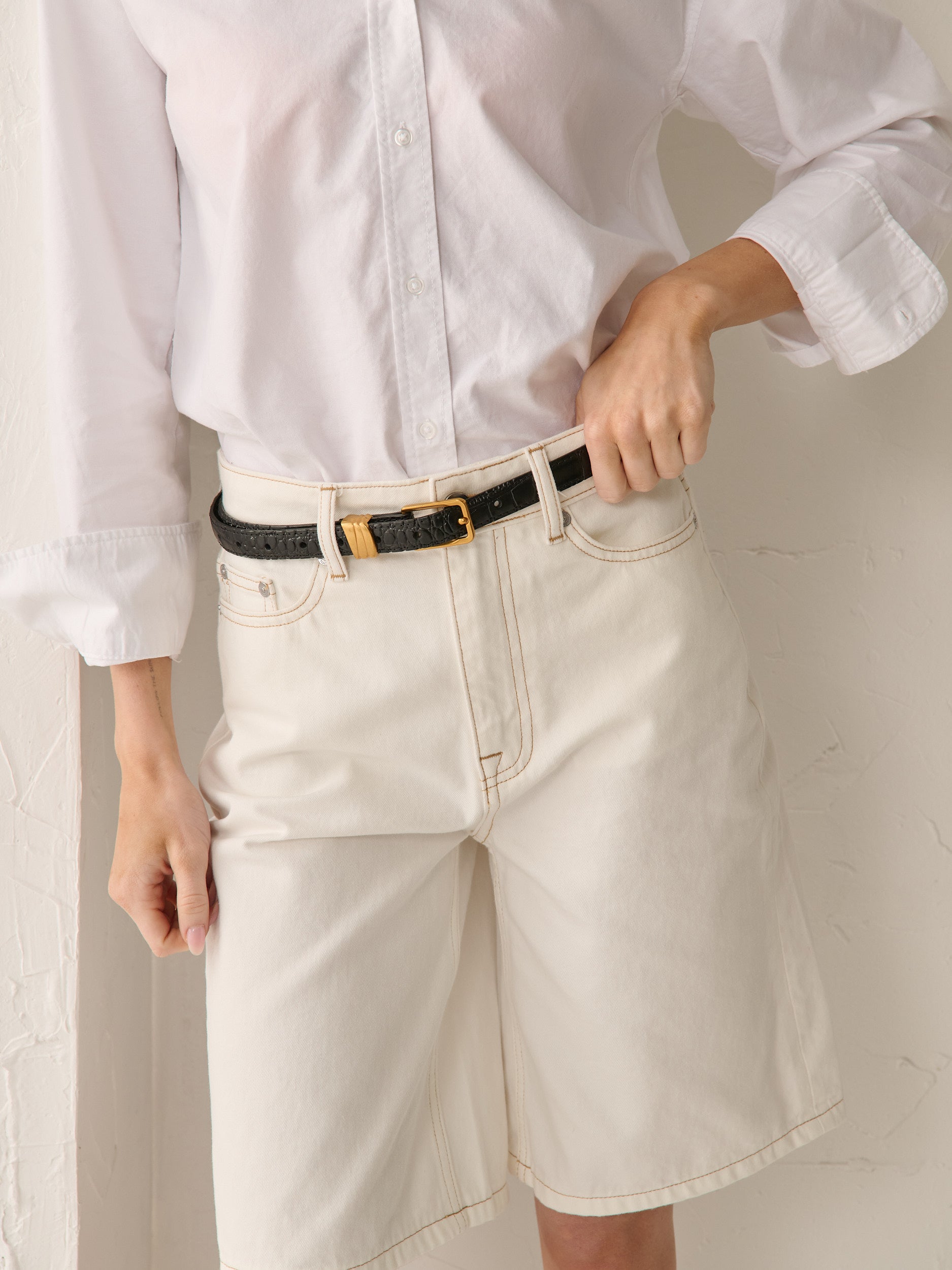 Lesley Skinny Genuine Leather Belt in Black
