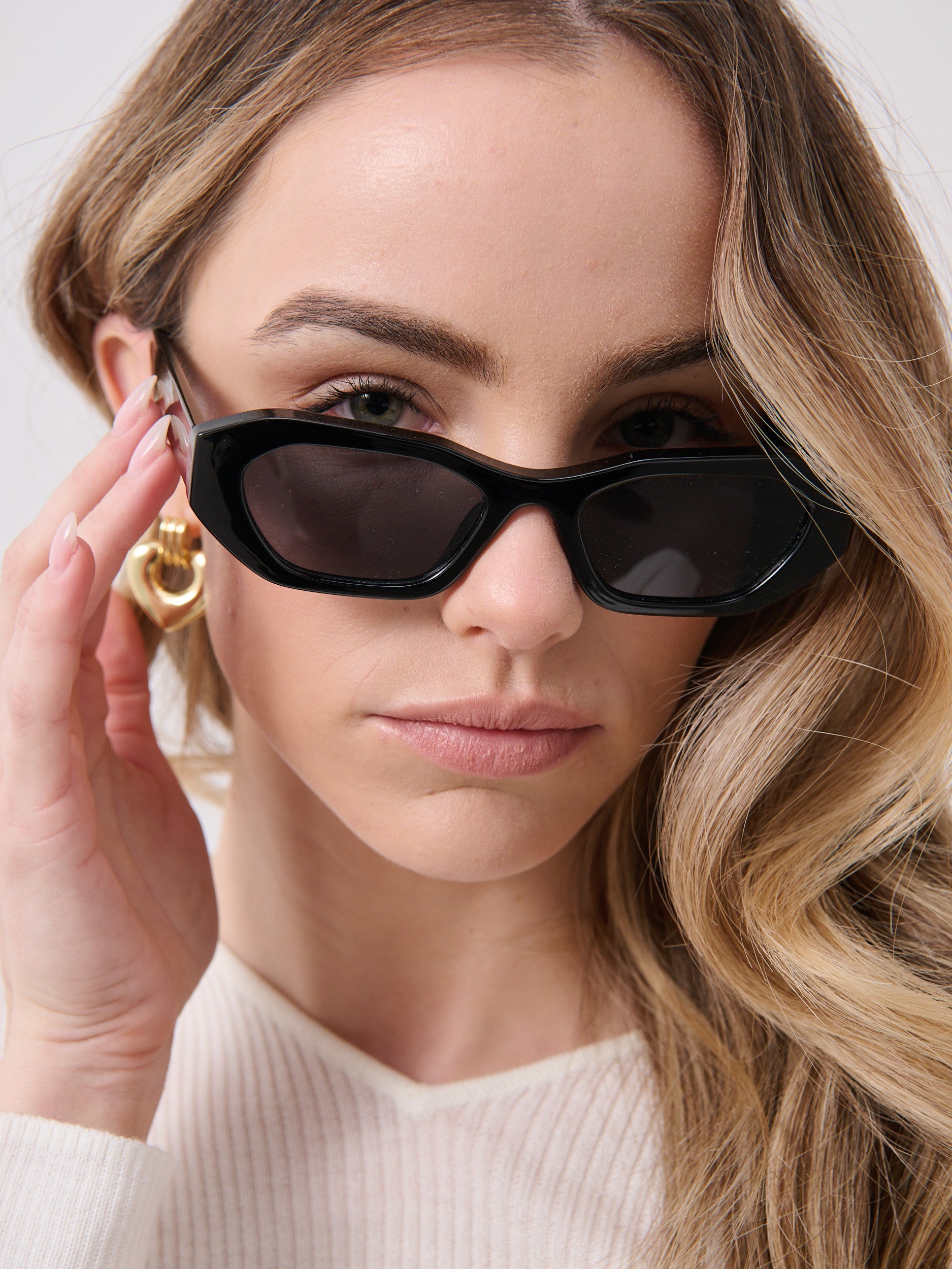 L&S Laila Square Frame Sunglasses in Black