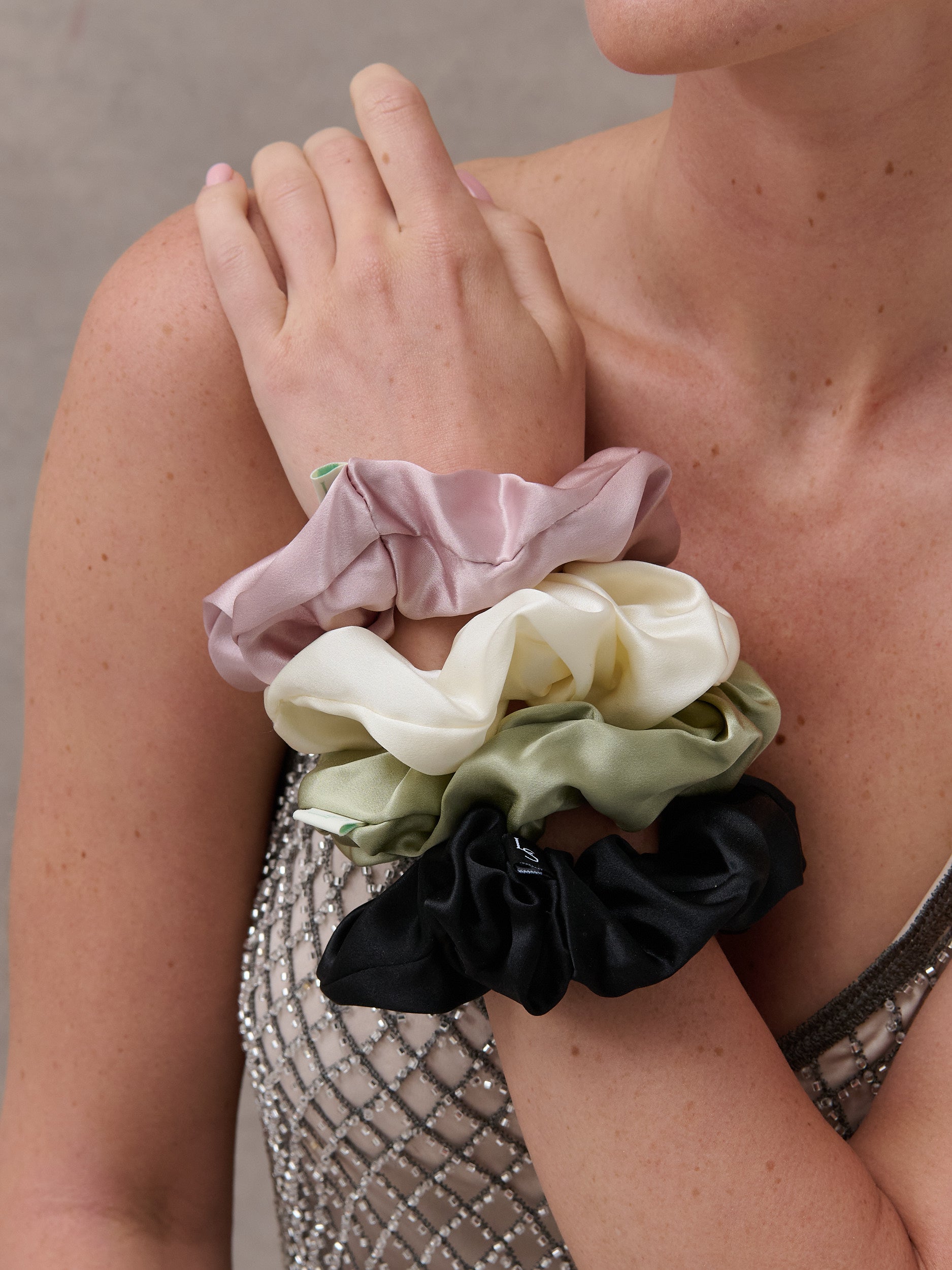 Lustre & Sage Silk Scrunchie in Black