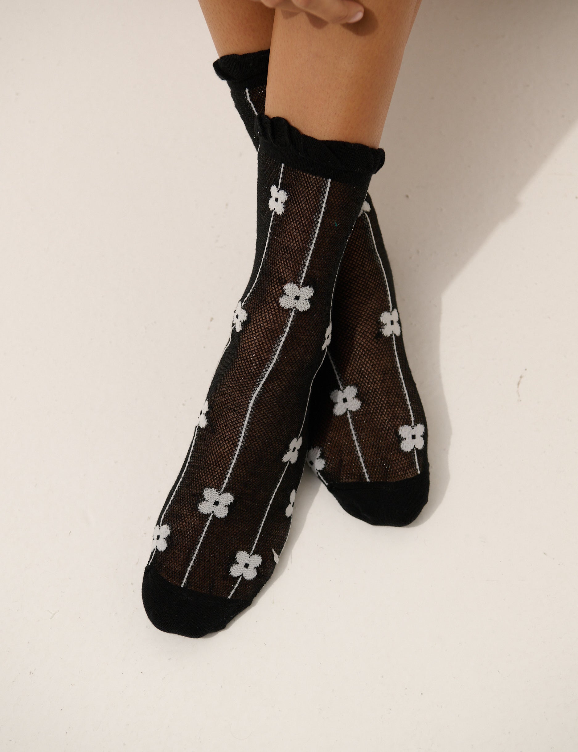 Lightweight Daisy Mesh Socks