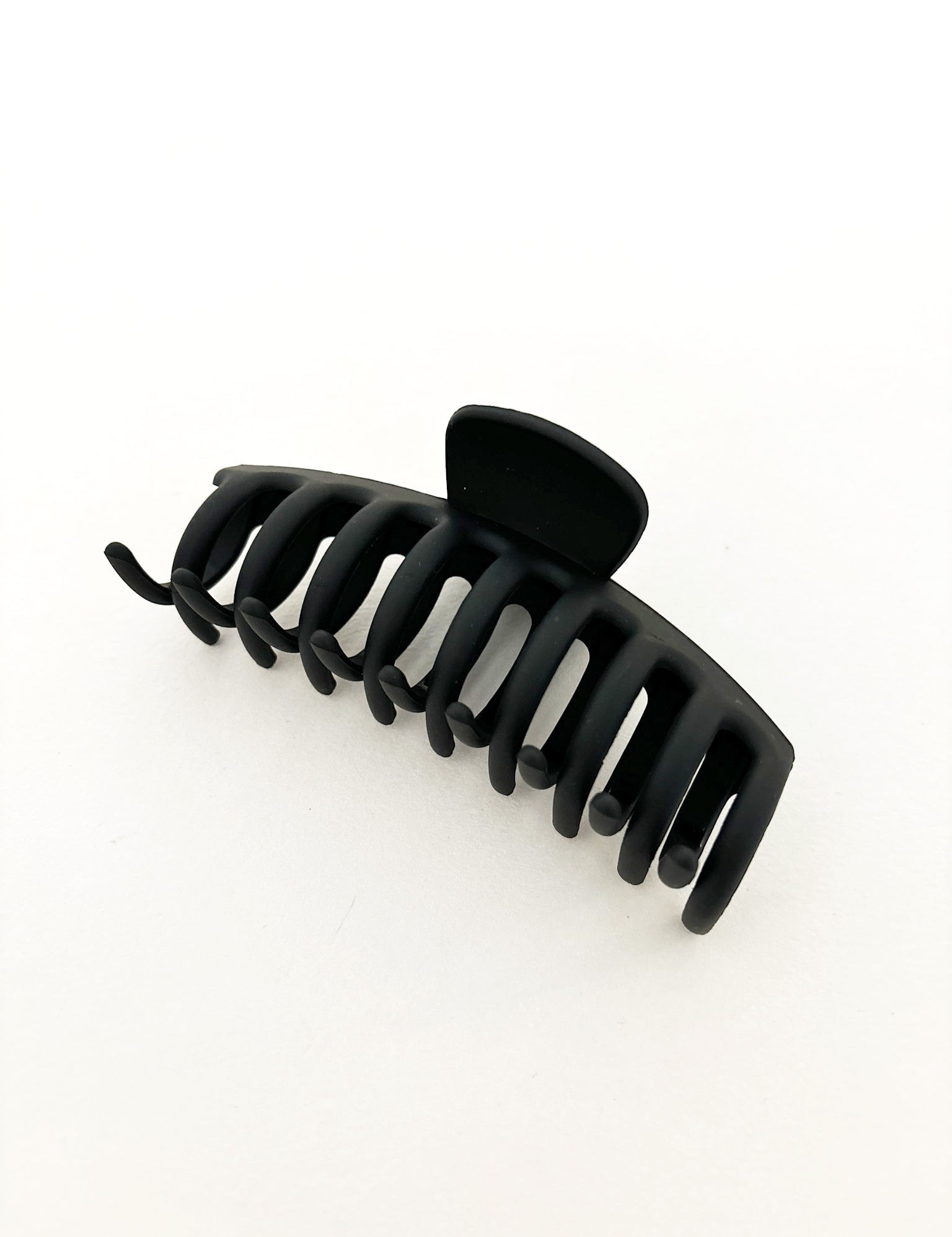 Regina Matte Claw Clip
