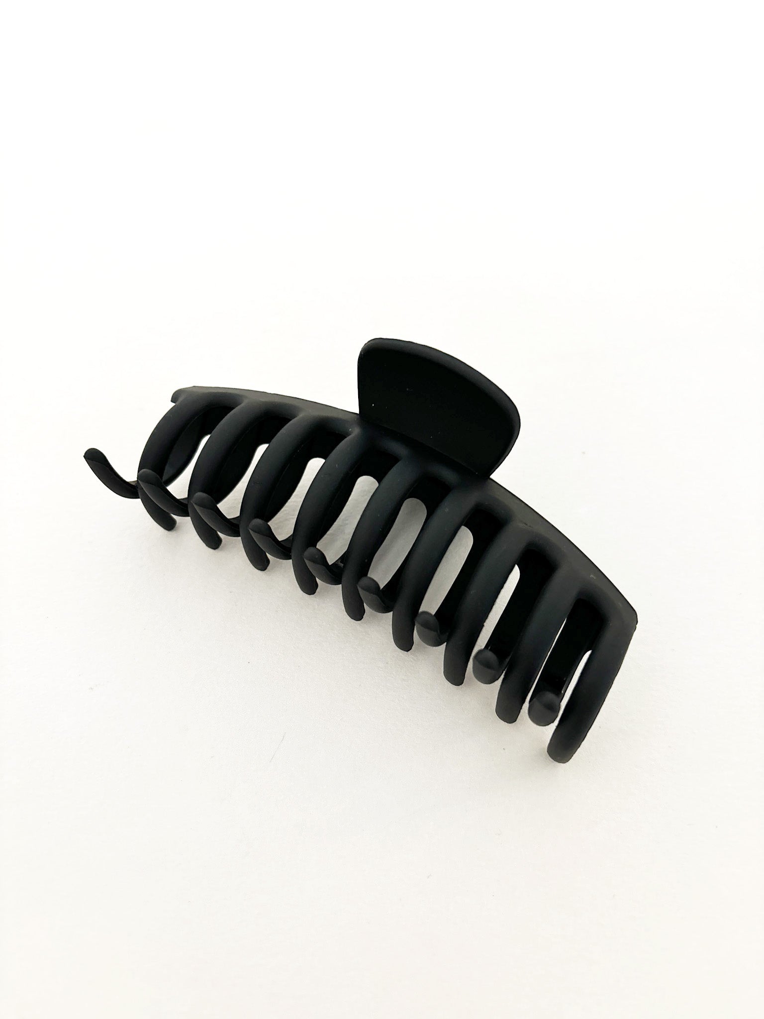 Regina Matte Claw Clip