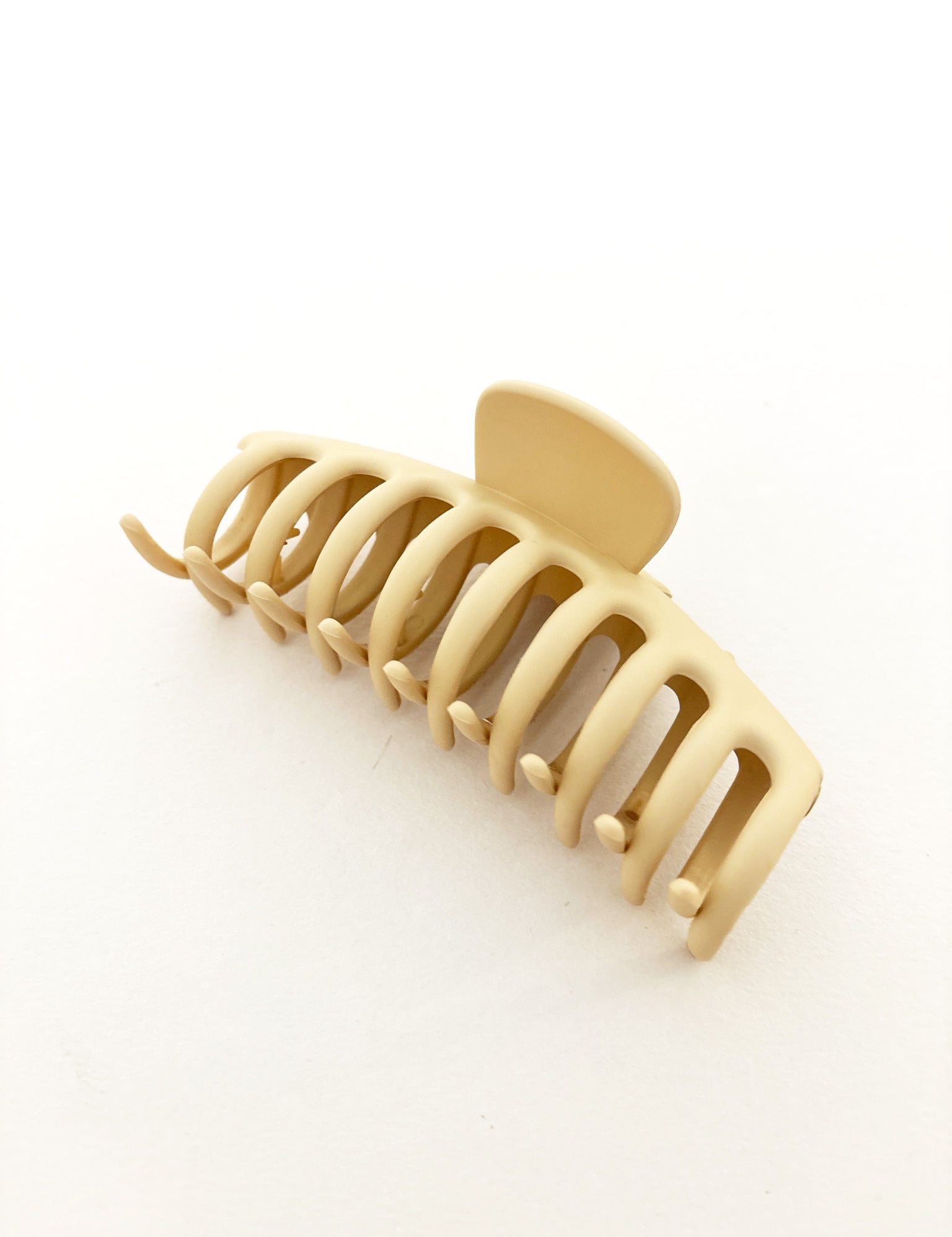Regina Matte Claw Clip