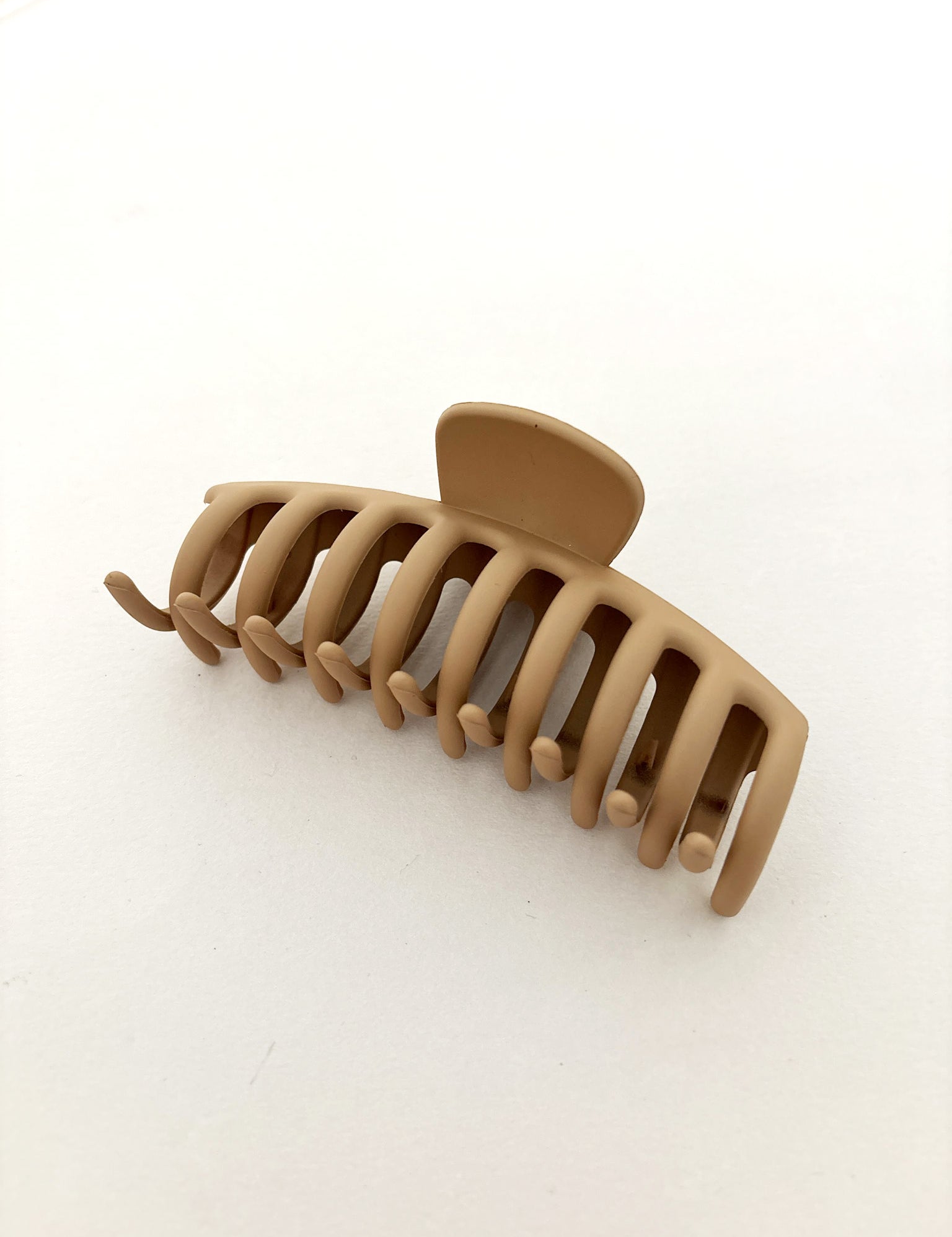 Regina Matte Claw Clip
